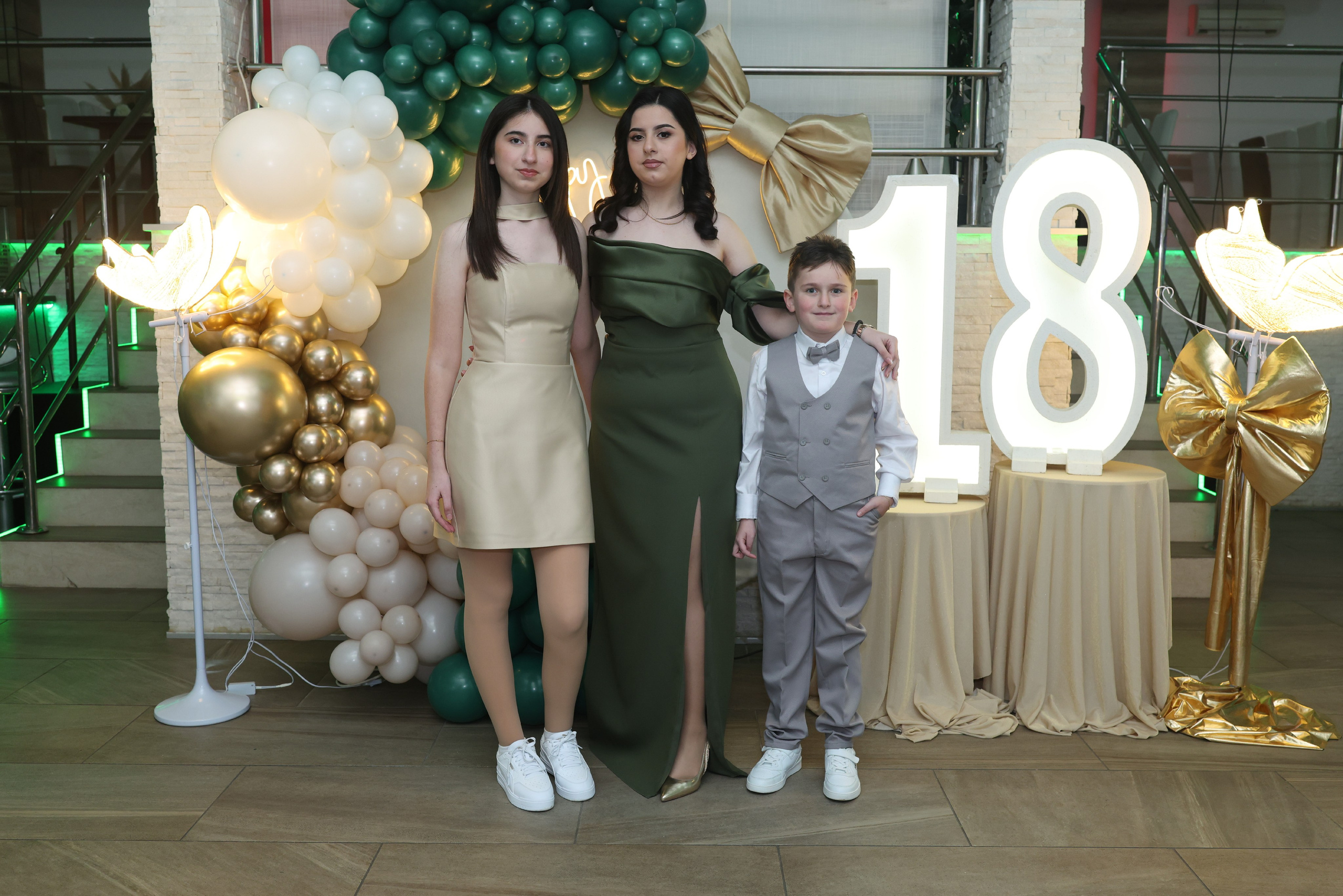 Sarin 18ti rođendan. Foto Simic Jagodina