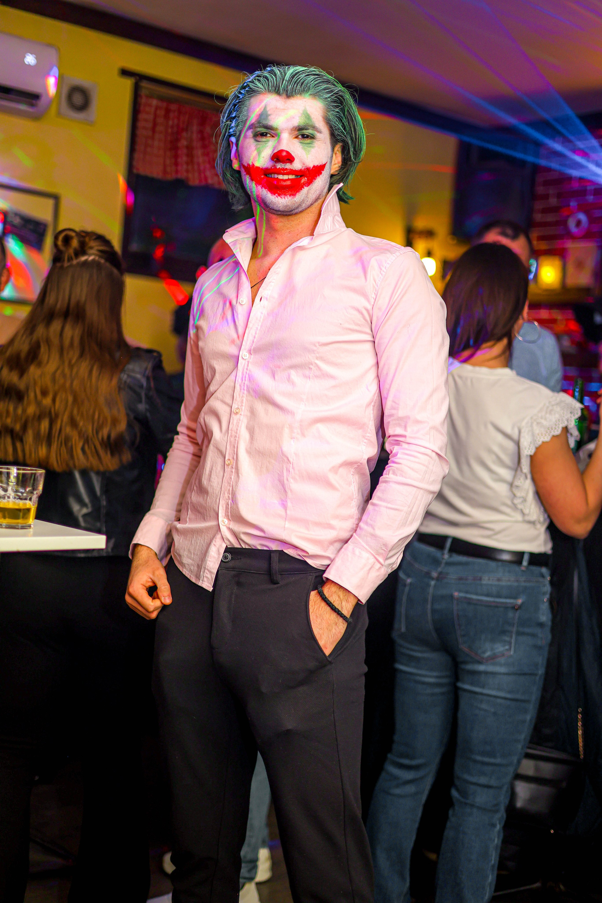 Maskenbal — Kafana Gradska Biblioteka Jagodina. Foto Simic Jagodina
