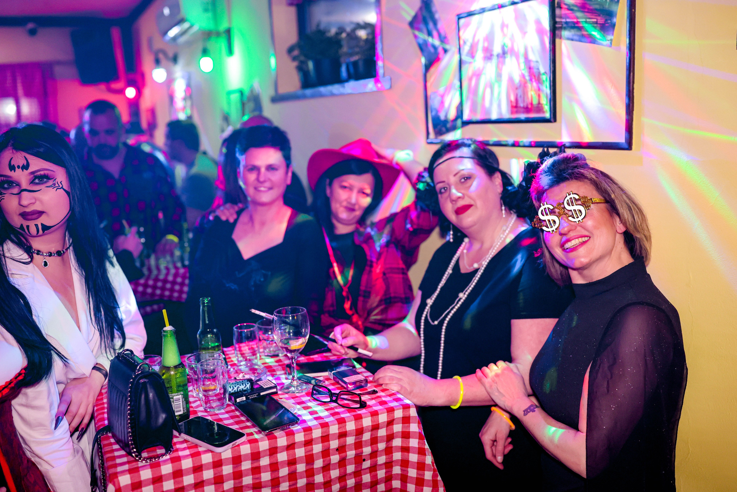 Maskenbal — Kafana Gradska Biblioteka Jagodina. Foto Simic Jagodina