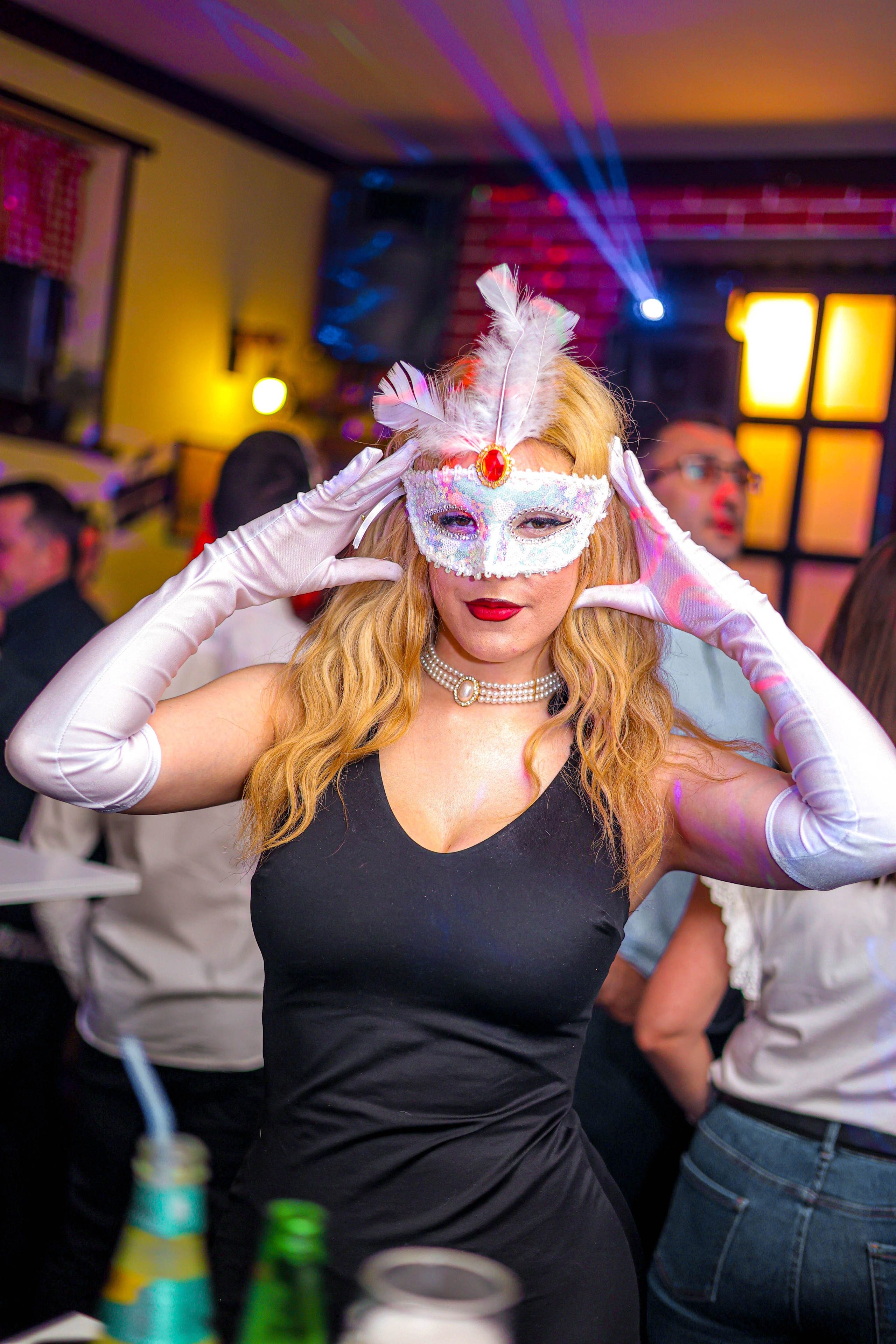 Maskenbal — Kafana Gradska Biblioteka Jagodina. Foto Simic Jagodina
