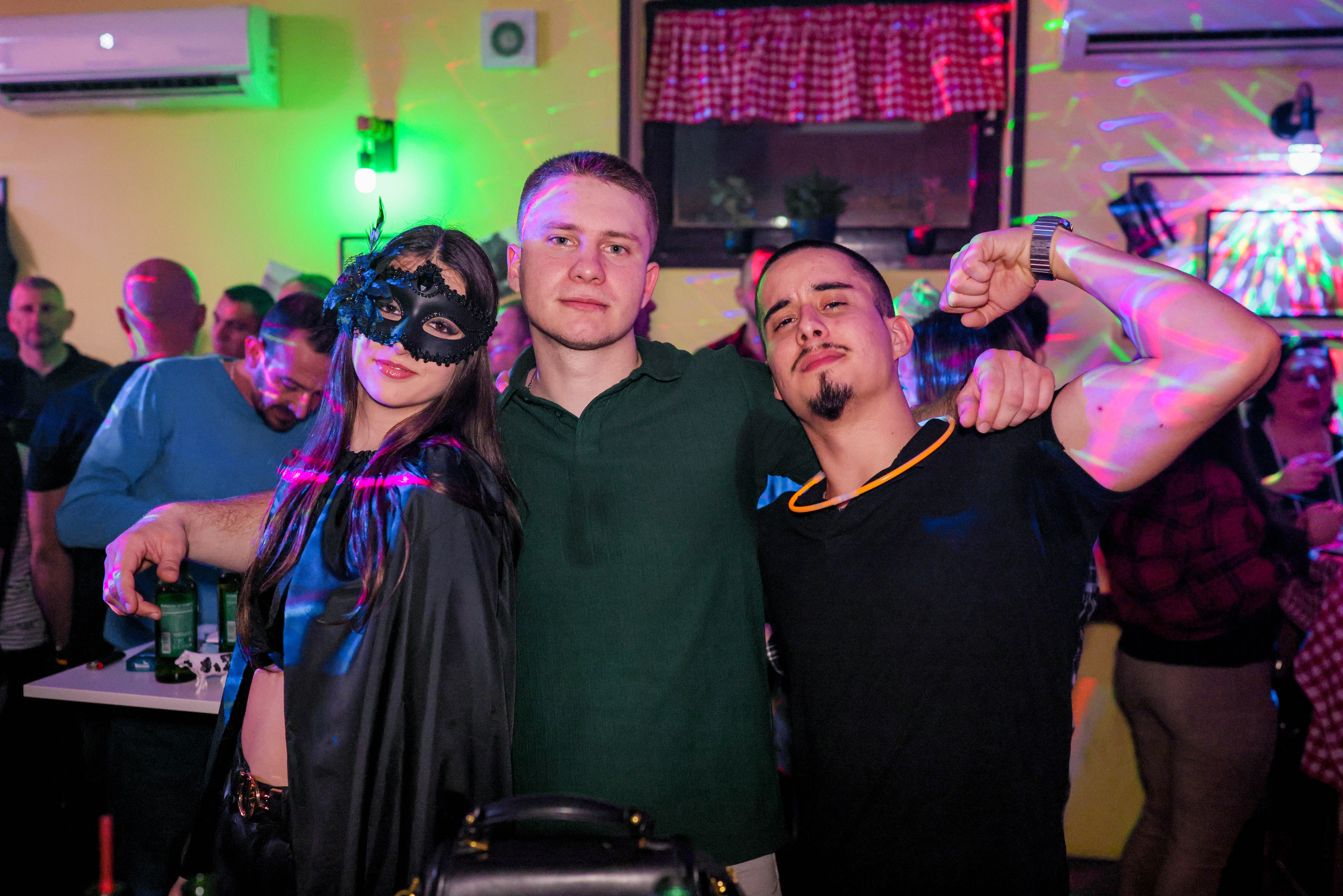 Maskenbal — Kafana Gradska Biblioteka Jagodina. Foto Simic Jagodina