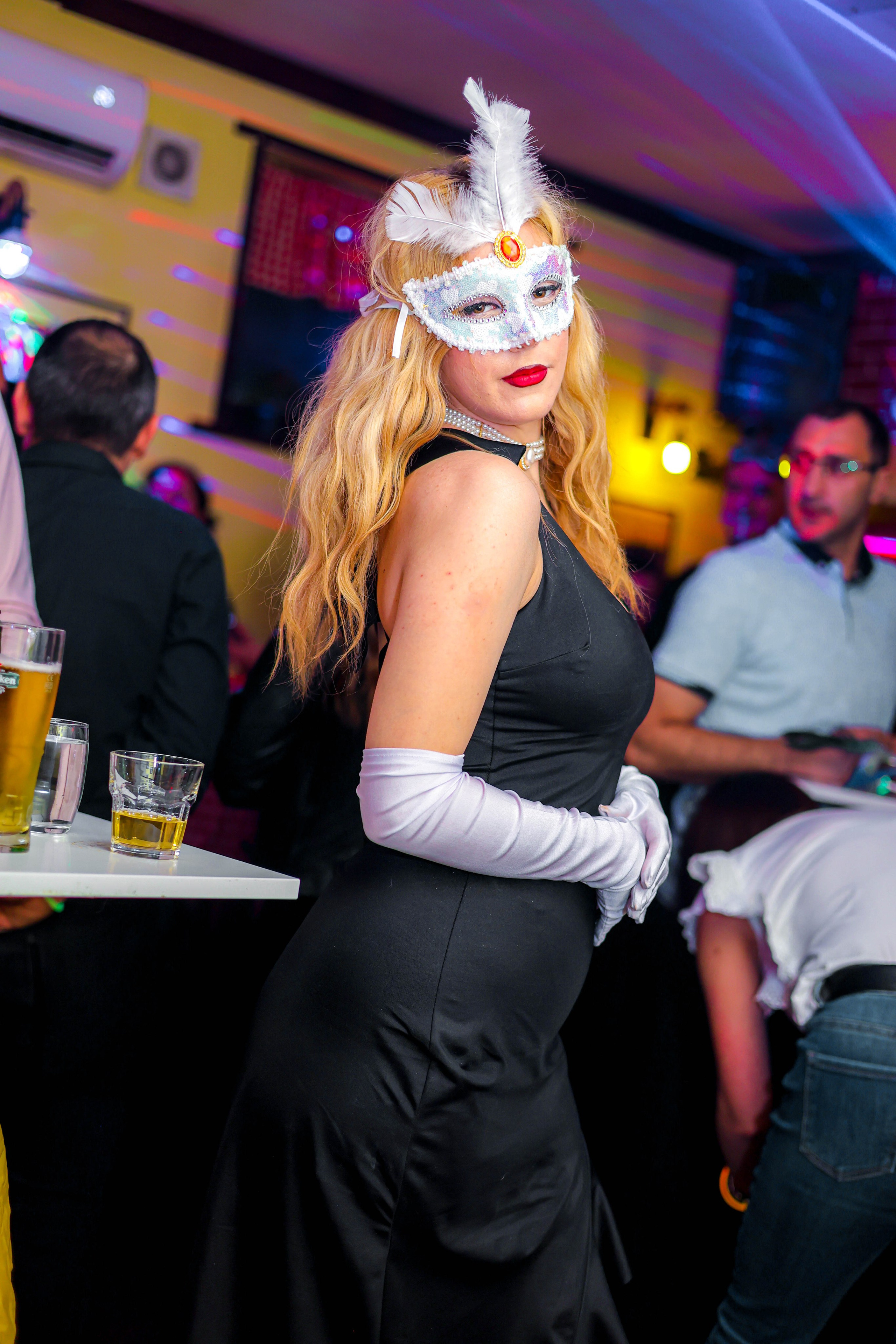 Maskenbal — Kafana Gradska Biblioteka Jagodina. Foto Simic Jagodina