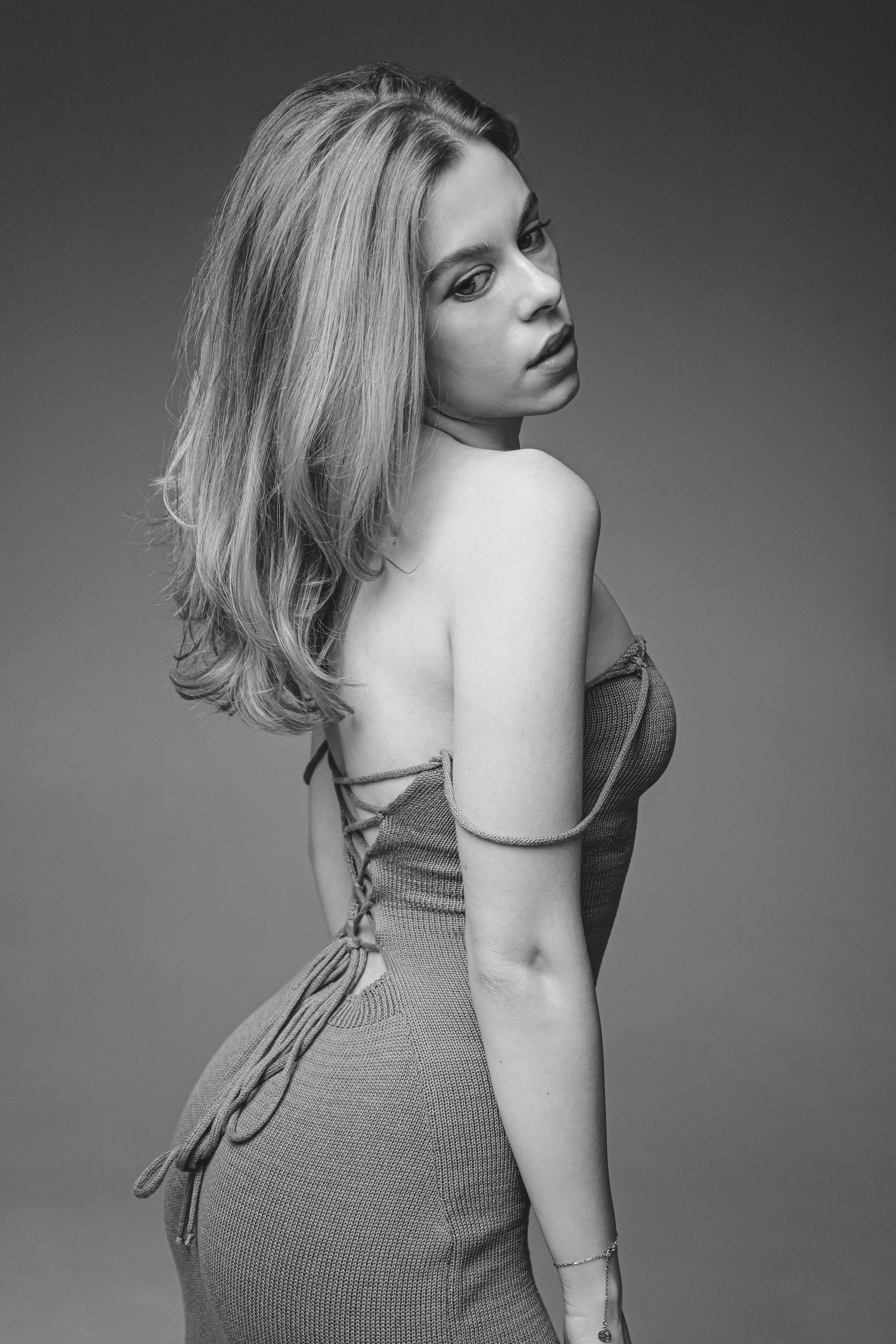 Studio Photoshoot of Irina in Paris | Vlada Photo Art. Photographer in Paris: Vlada PhotoArt