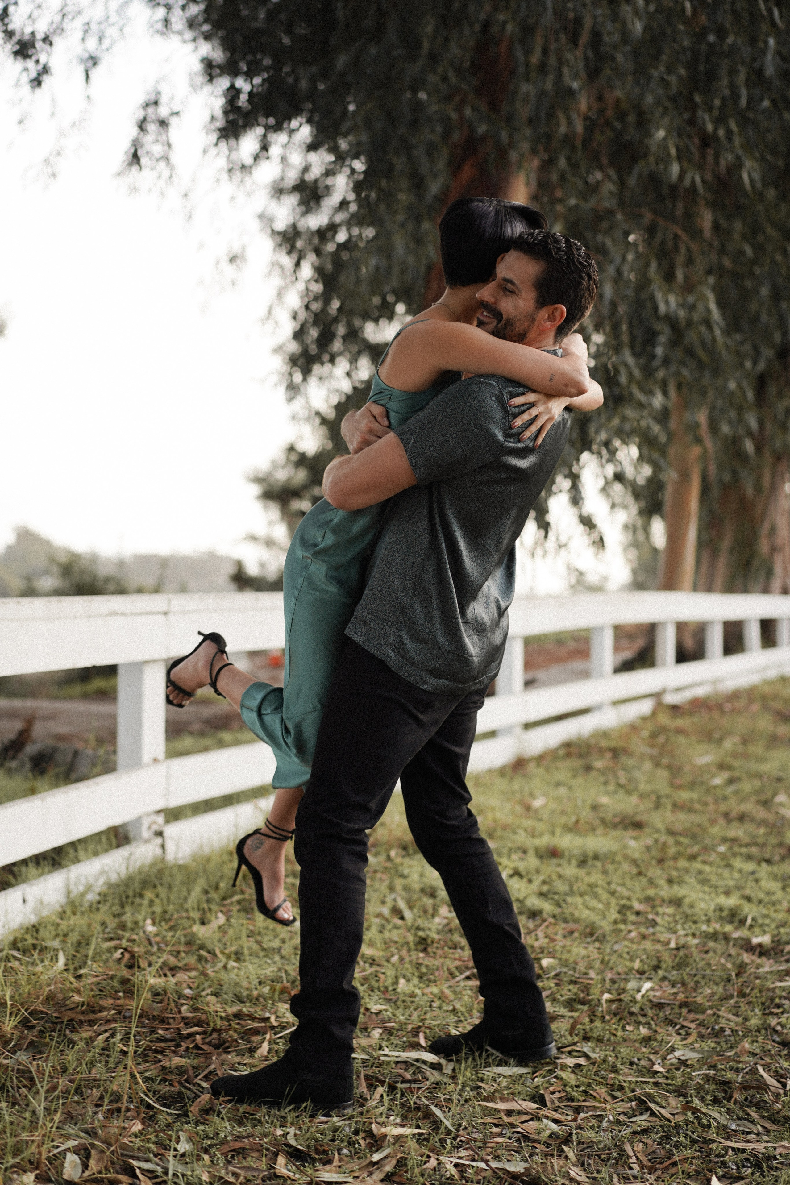 Love story photoshoot. Engagement photoshoot. Couple photoshoot. Malibu. Family photoshoot, Get away photoshoot in California. Beautiful love story photoshoot.