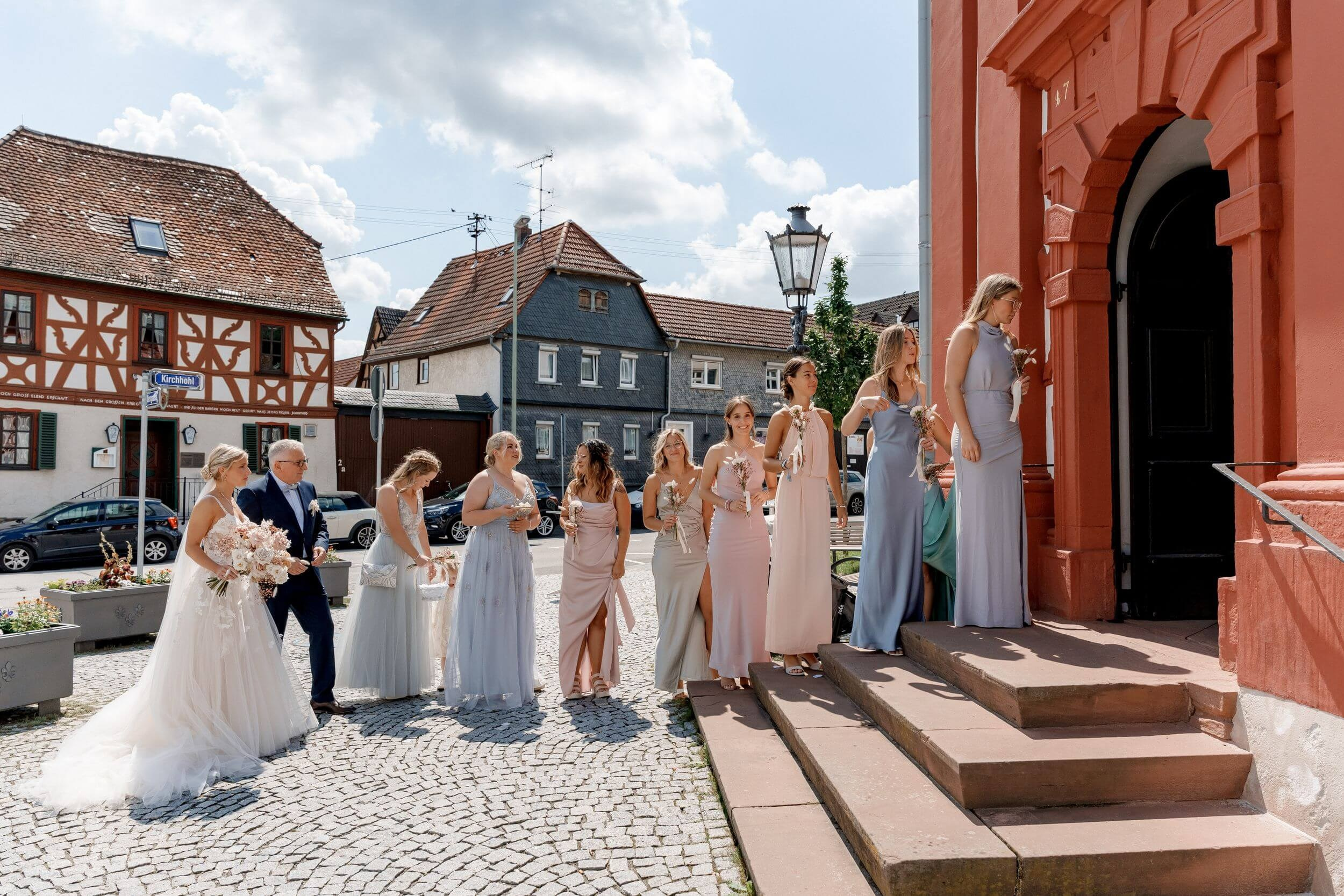 Church Wedding in Wiesbaden and Celebration at Brentanoscheune. Wedding photographer & videographer in Germany and Frankfurt | Denis Mirosnik