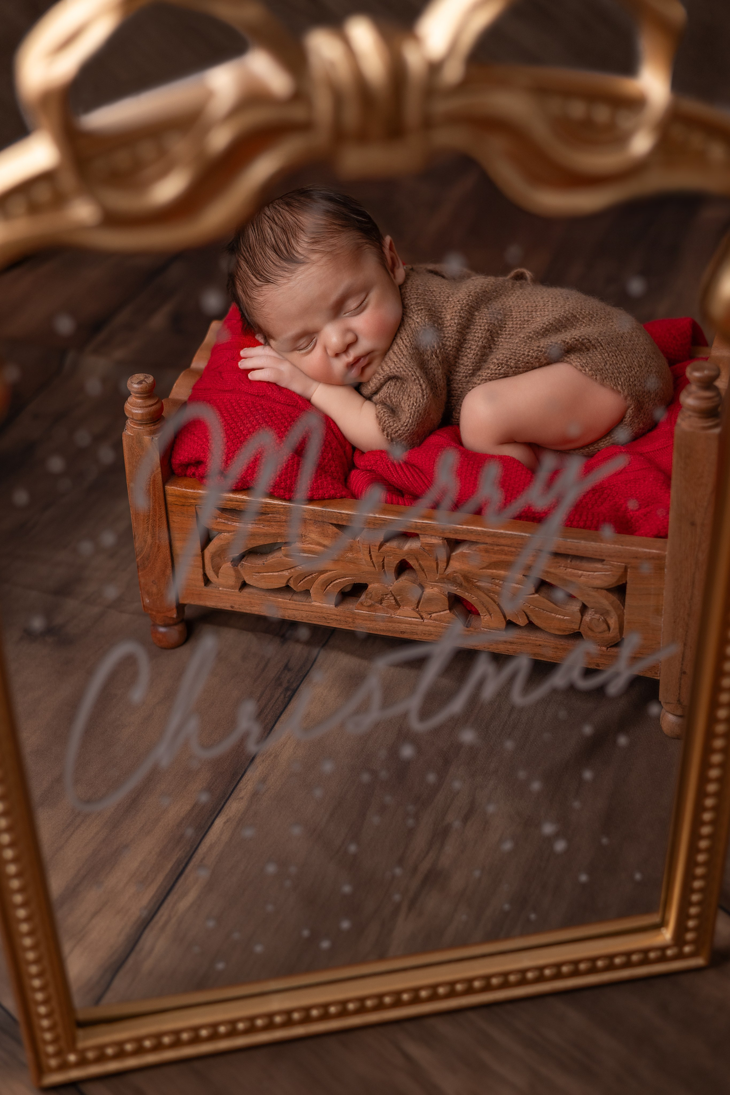 Newborn Classic. Mary Newborn Photo