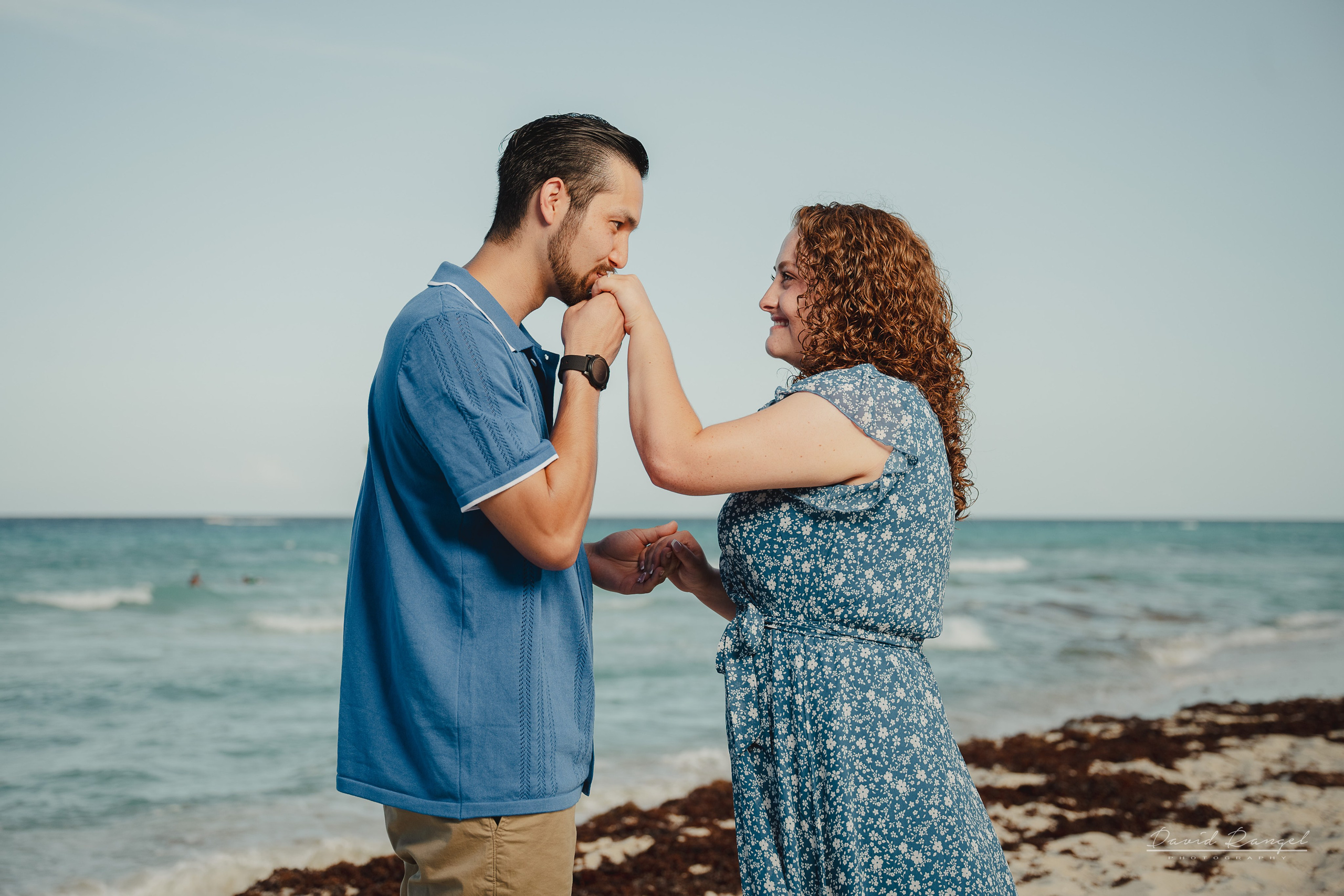 Engagements and Anniversaries Sessions in all the Riviera Maya. Destination wedding photographer based in Cancun and Riviera Maya with service worldwide
