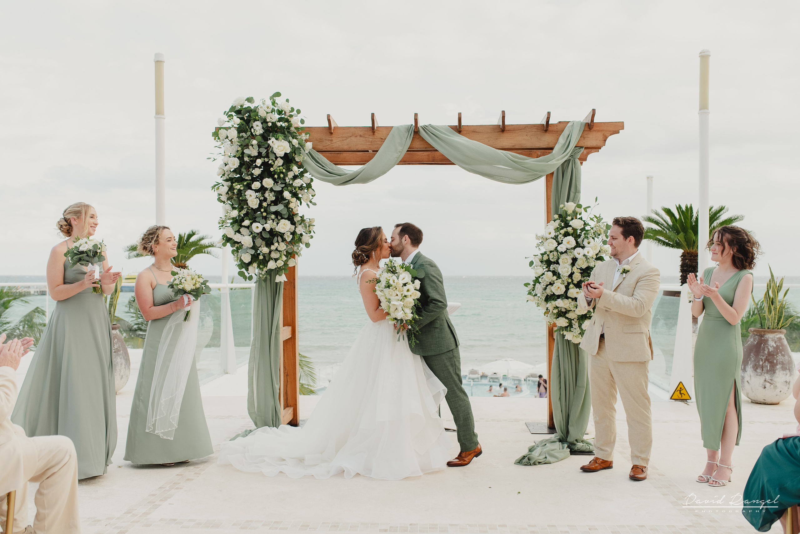 Jacqueline and Sean´s Wedding at Playacar Palace Hotel. Destination wedding photographer based in Cancun and Riviera Maya with service worldwide