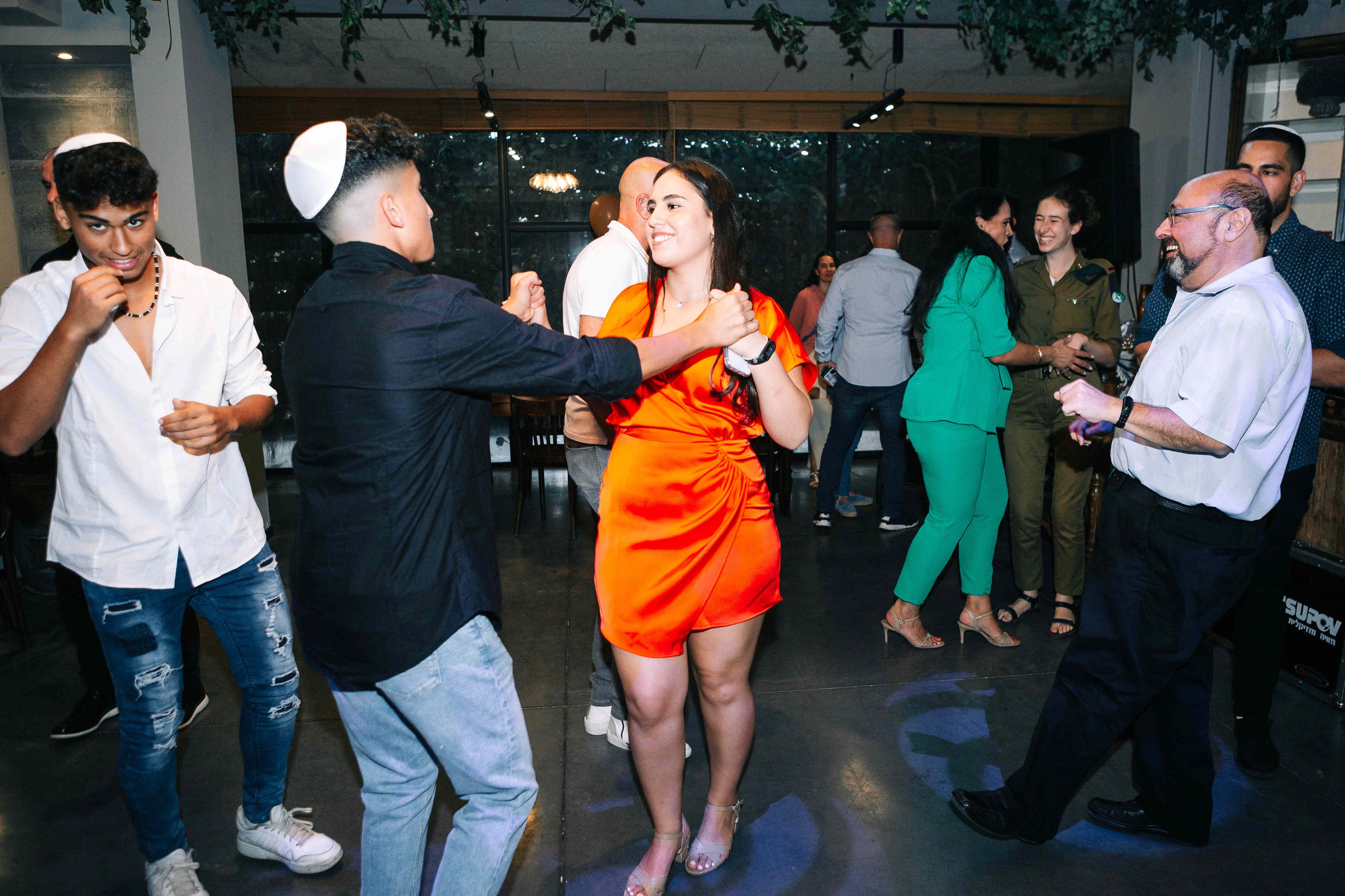 BRIT MILA (BIG EVENT). PHOTOGRAPHER IN ISRAEL