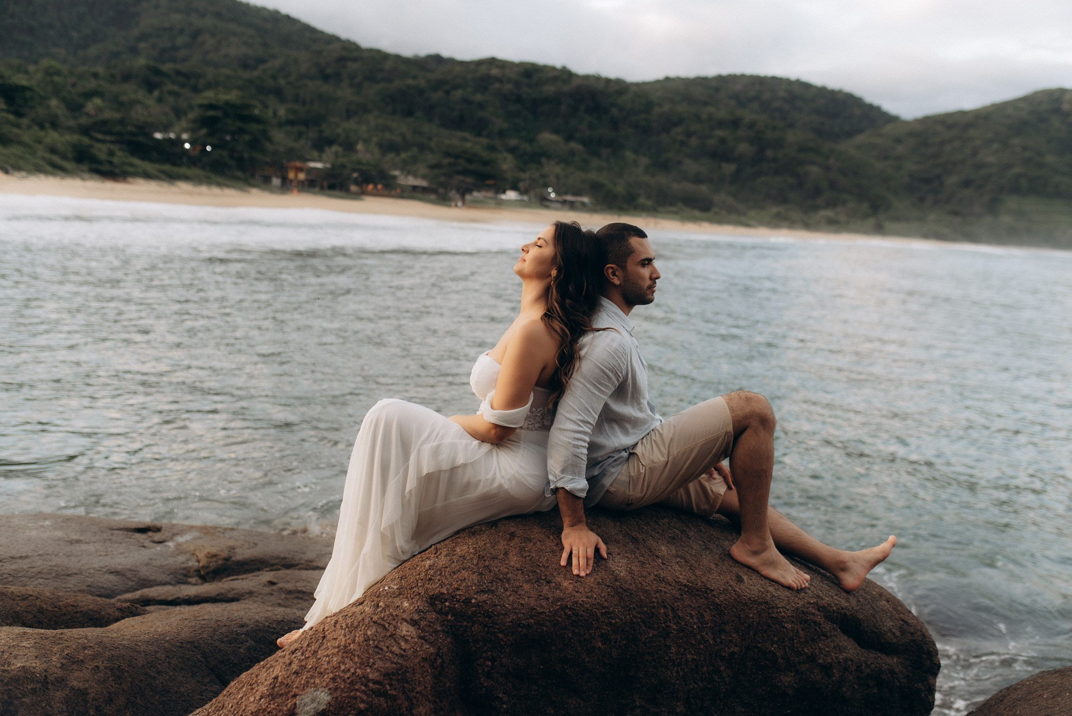 Samantha & Juliano | Ensaio de Casal na Praia de Ubatuba