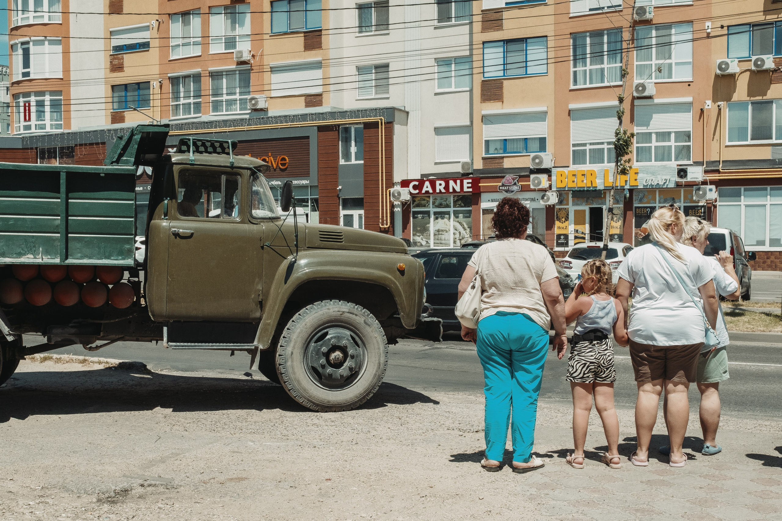 Dan Gutu photographer from moldova, Chișinău. Fotograf Moldova Chișinău. Portrait, street, documentary