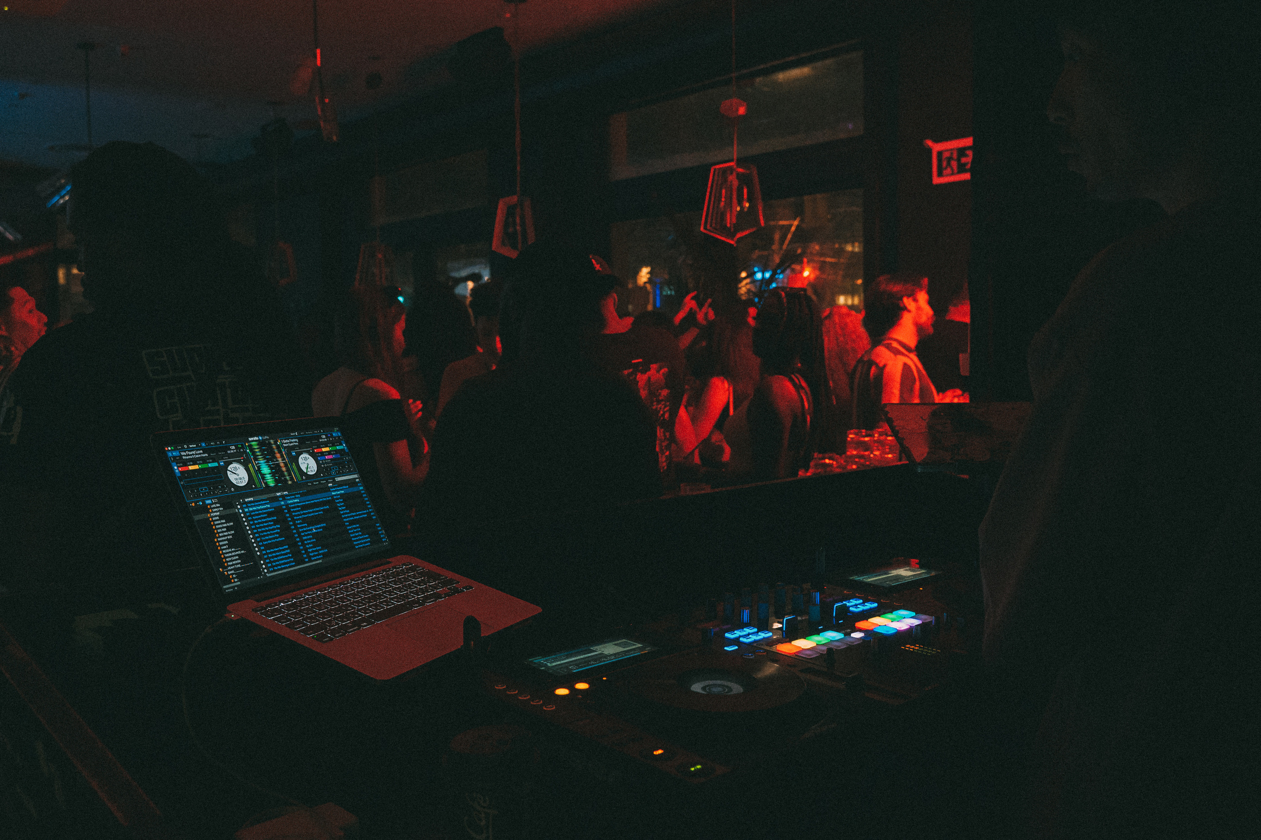 Bar “Regulars”. Creative photograph in Toronto Dmitrii Bondarenko