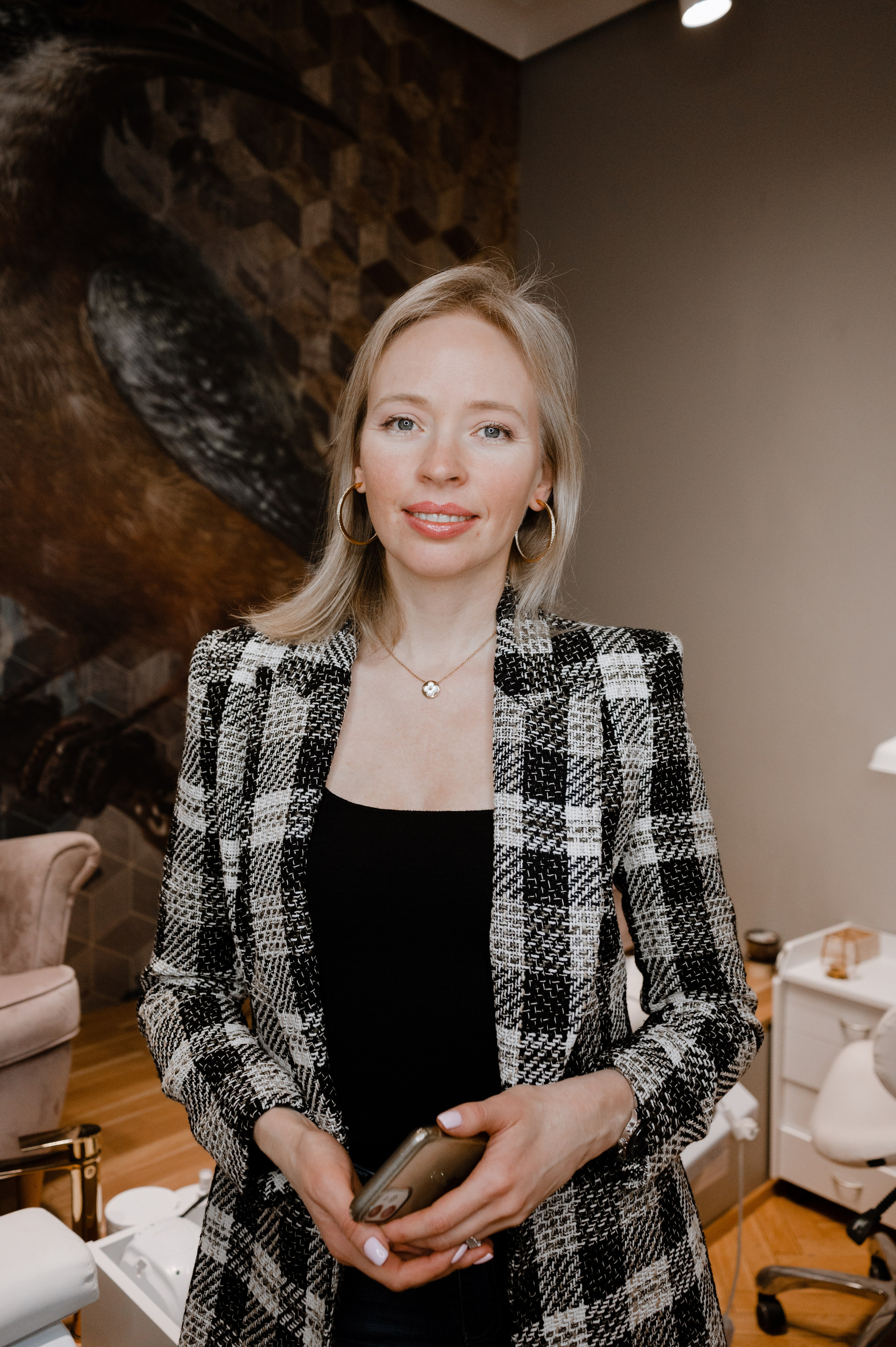 Astudio beauty studio in Prague. ANNA-MARIA PHOTO CONTENT CREATOR — фотограф, эстет, художник и визуальный эксперт в Instagram, работающий в Праге