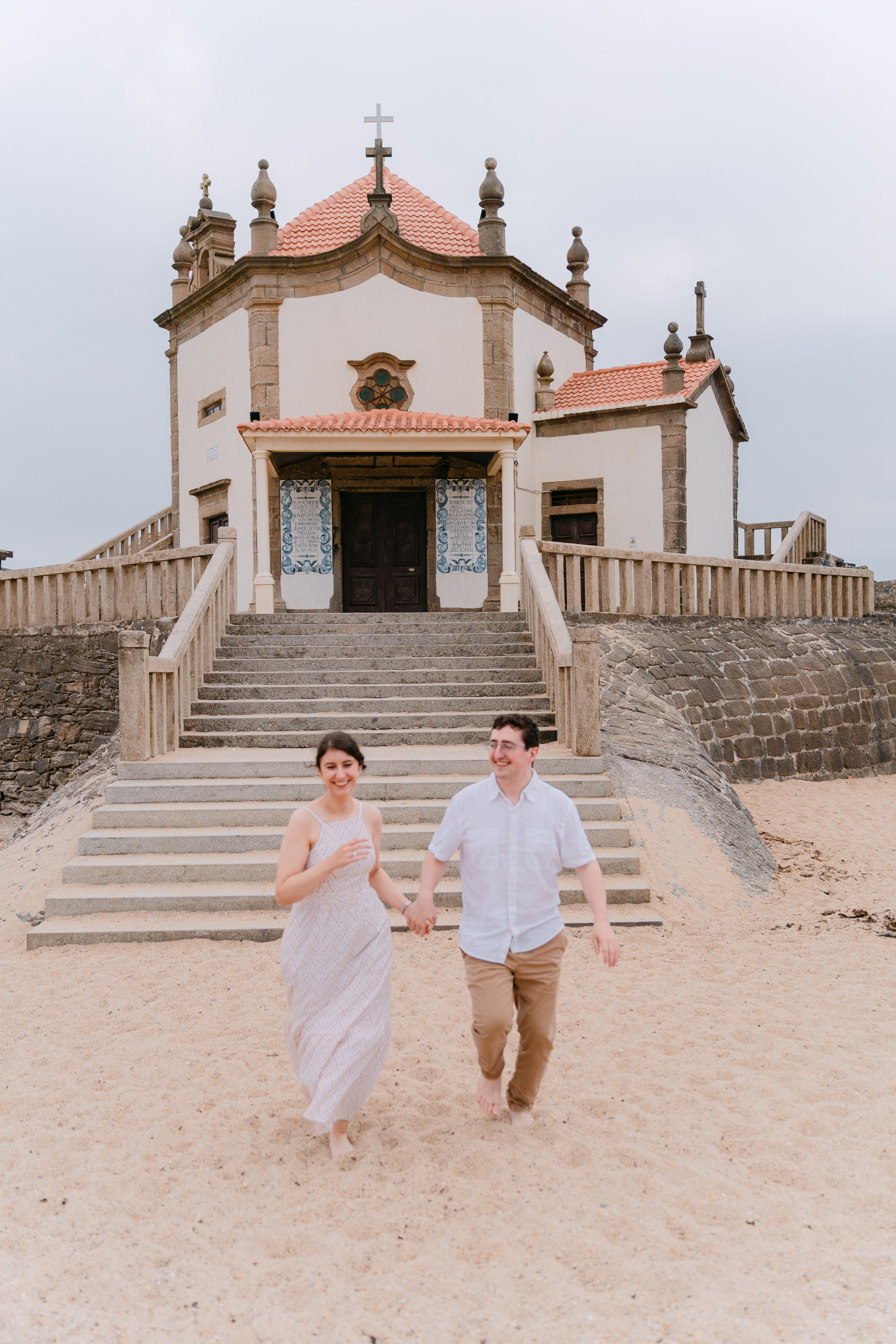 Wedding proposal at Senhor da Pedra. Fotógrafo de casamentos e ensaios para casais em Porto