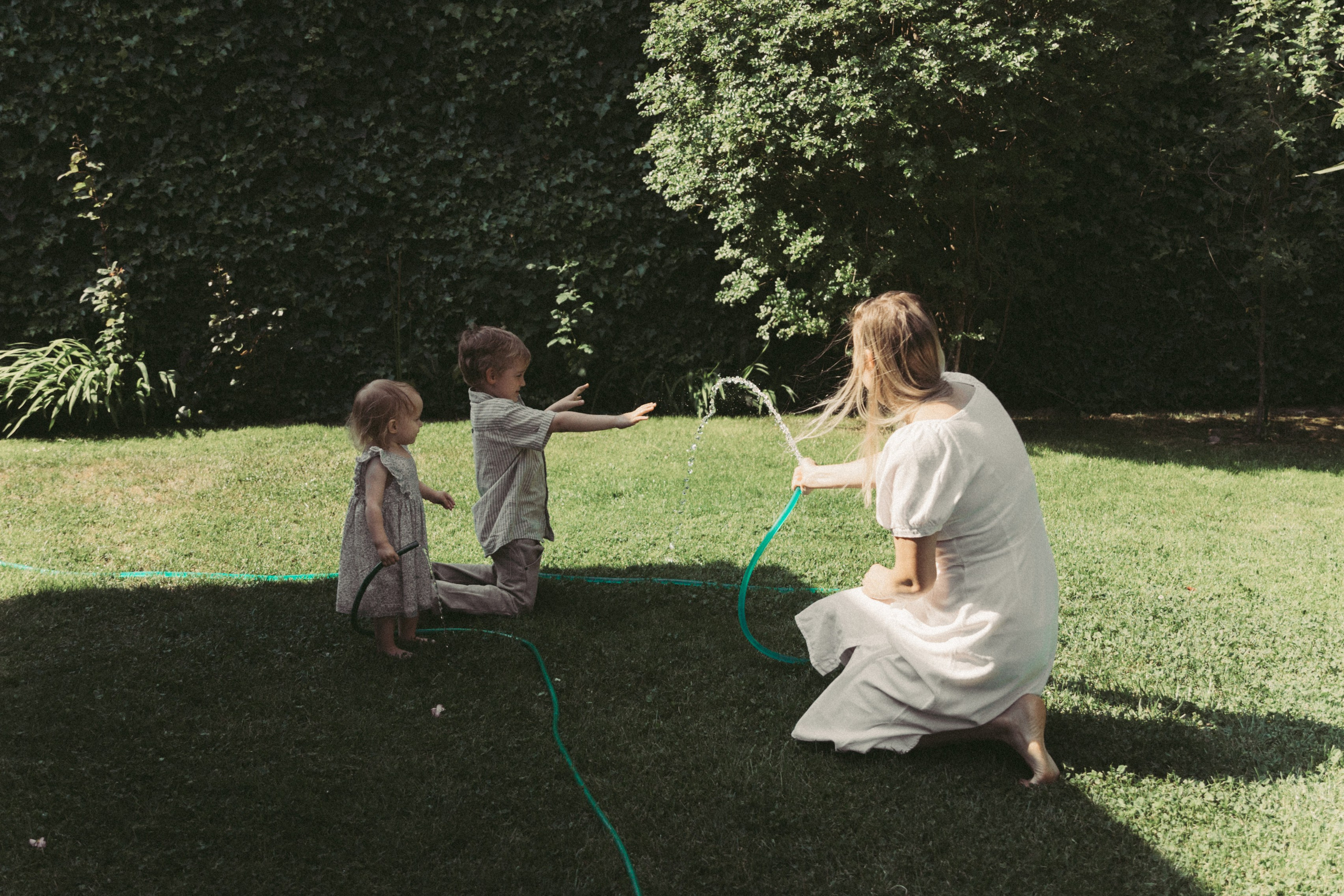 Sesión de fotos familiar en casa — Momentos reales y acogedores. Photographer in Santiago, Chile Anna Almazova