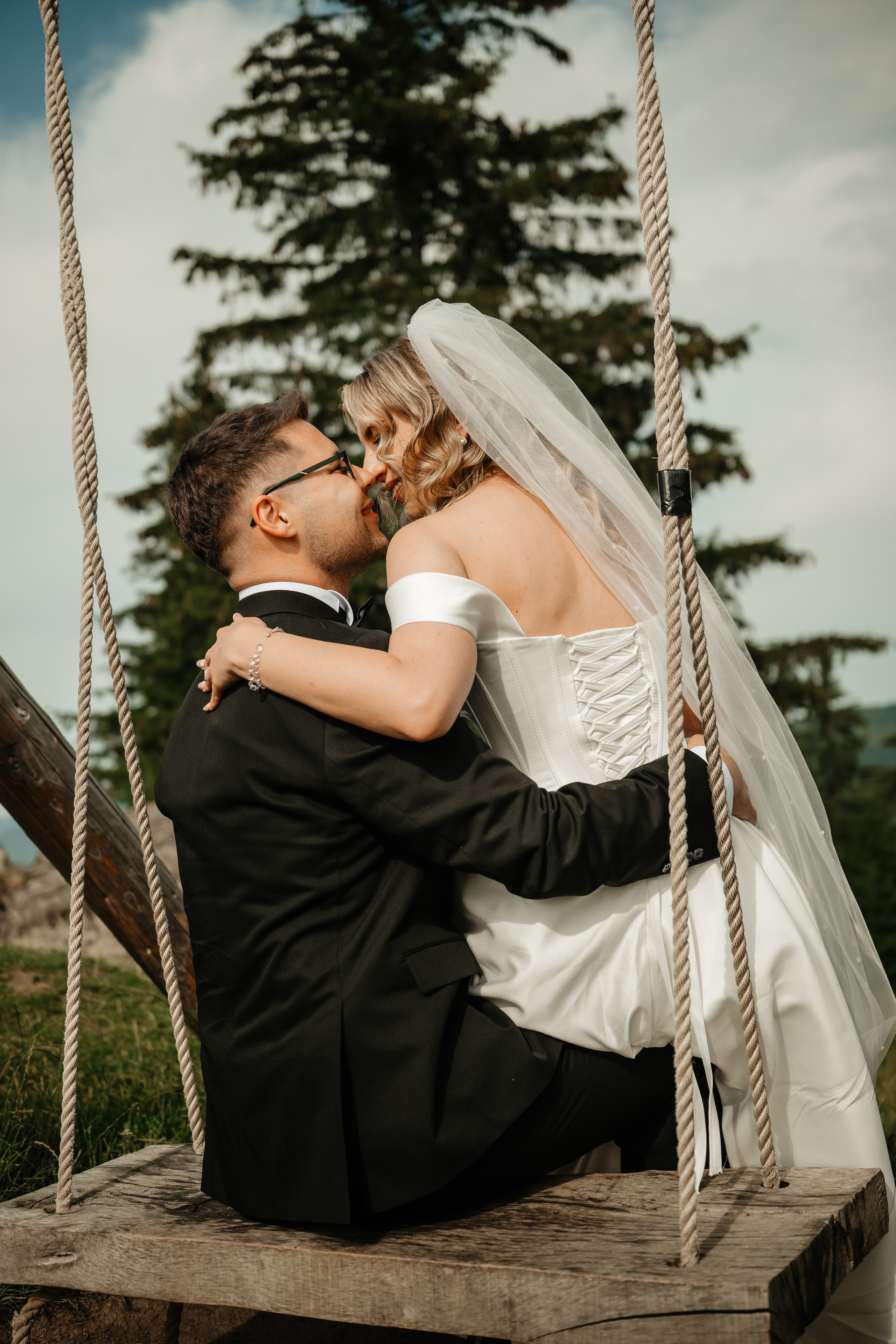 🤎 G a b r i e l a & C o s t i n - Wedding Day Preview. Wedding & Family Photographer