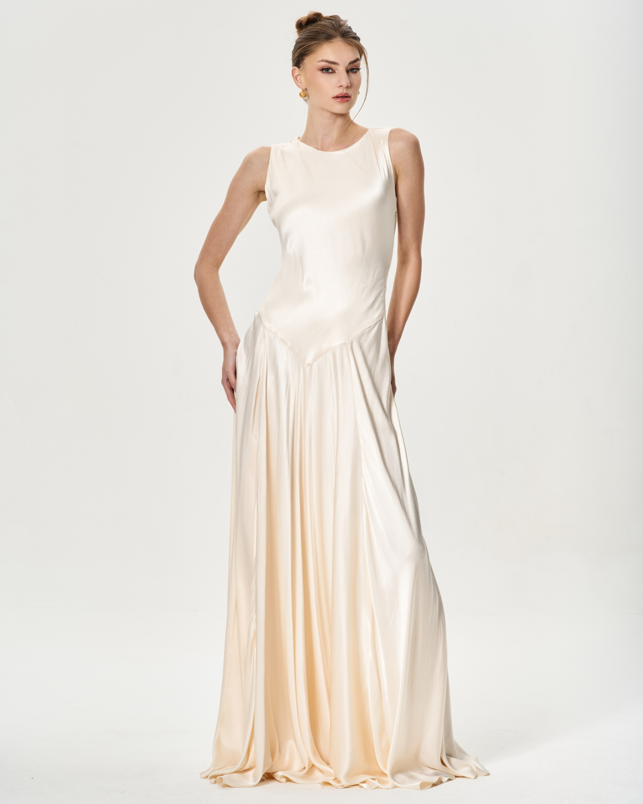 E-COMMERCE FASHION. Dubai photographer Anastasiia.dxb — portrait, fashion and brand photoshoots. Professional photographer for personal and commercial projects