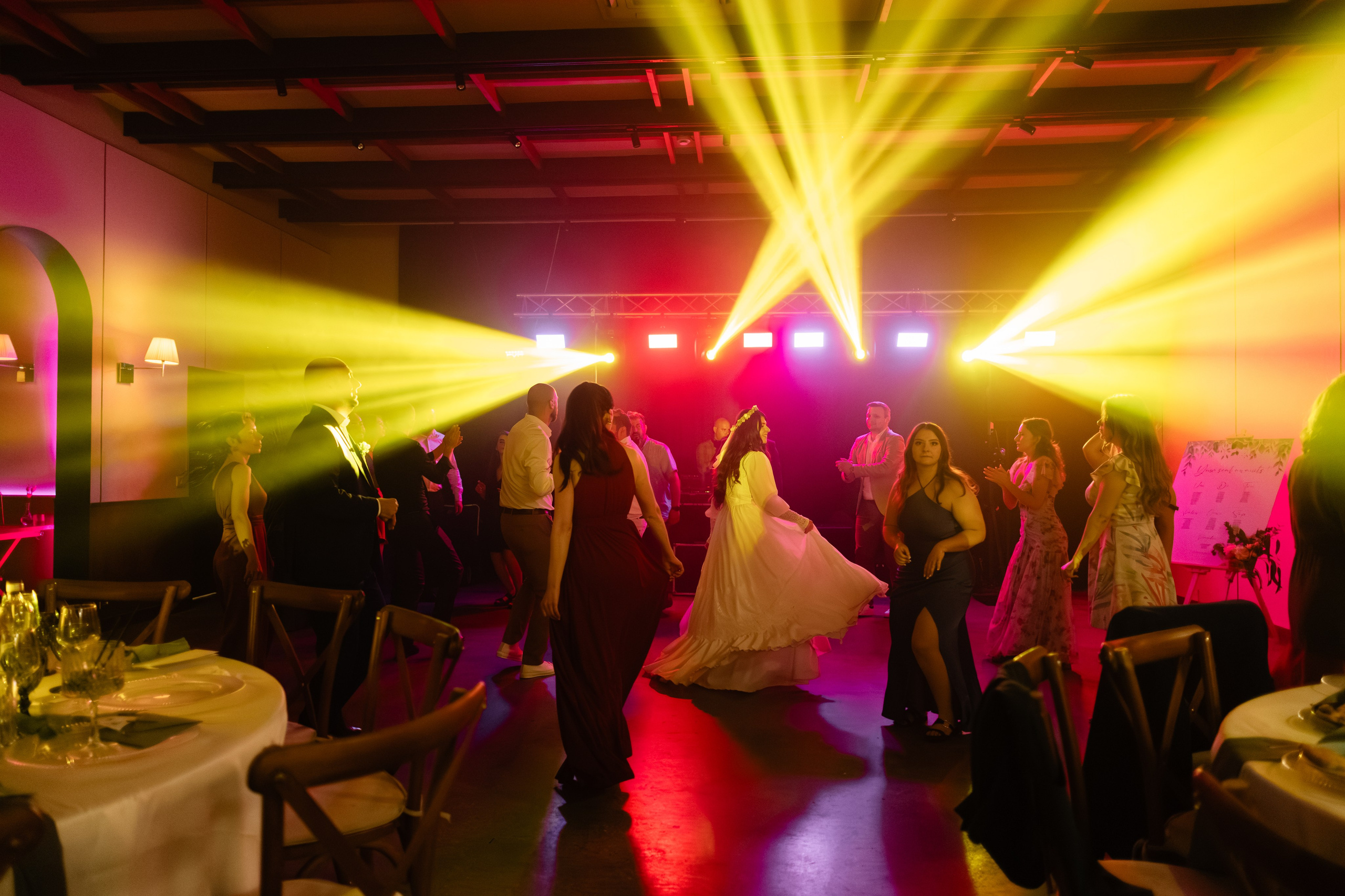 Flori & Cosmin. Main