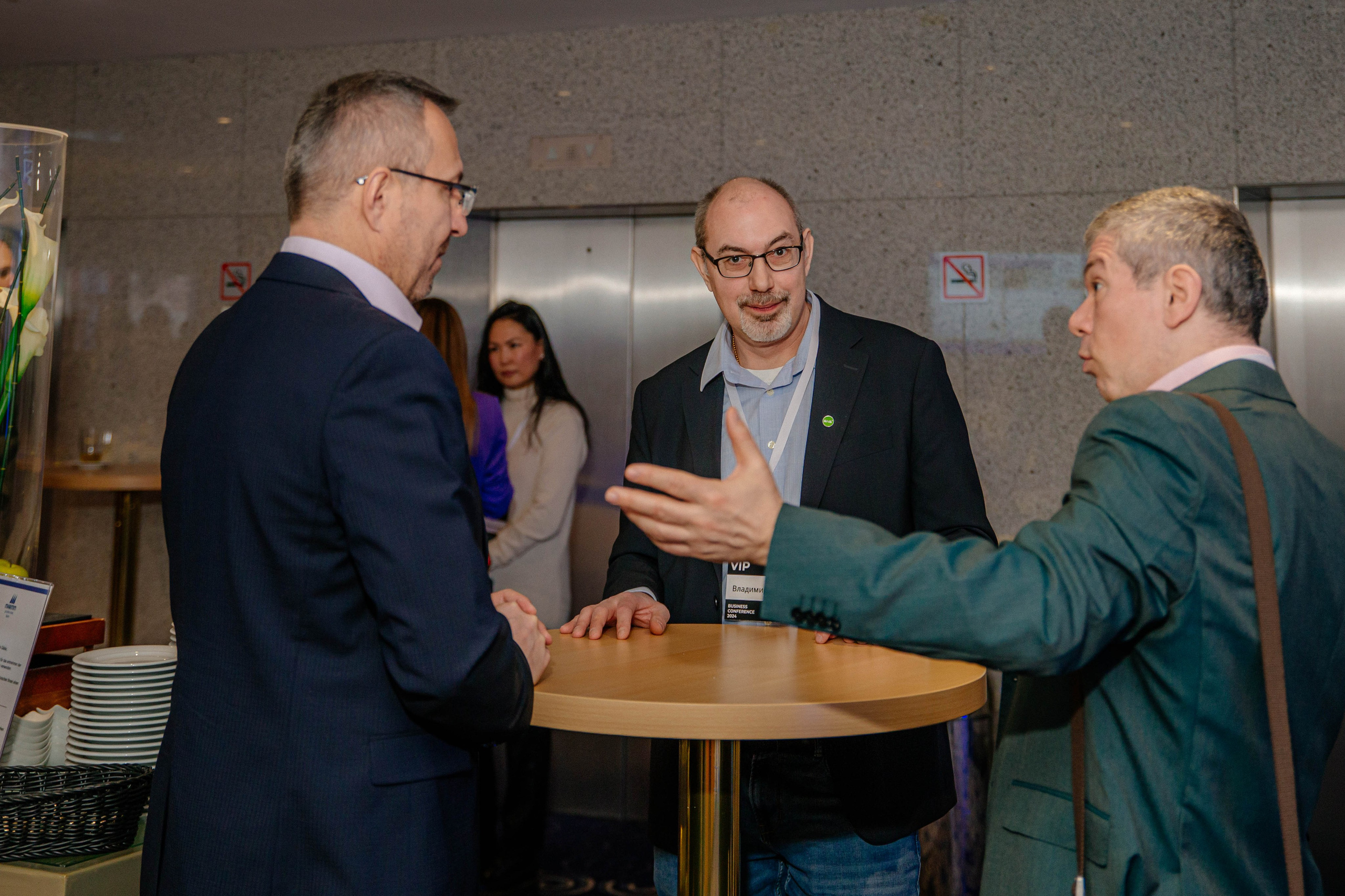 Club Bizon. Portrait family photographer in Berlin Elena Zakh