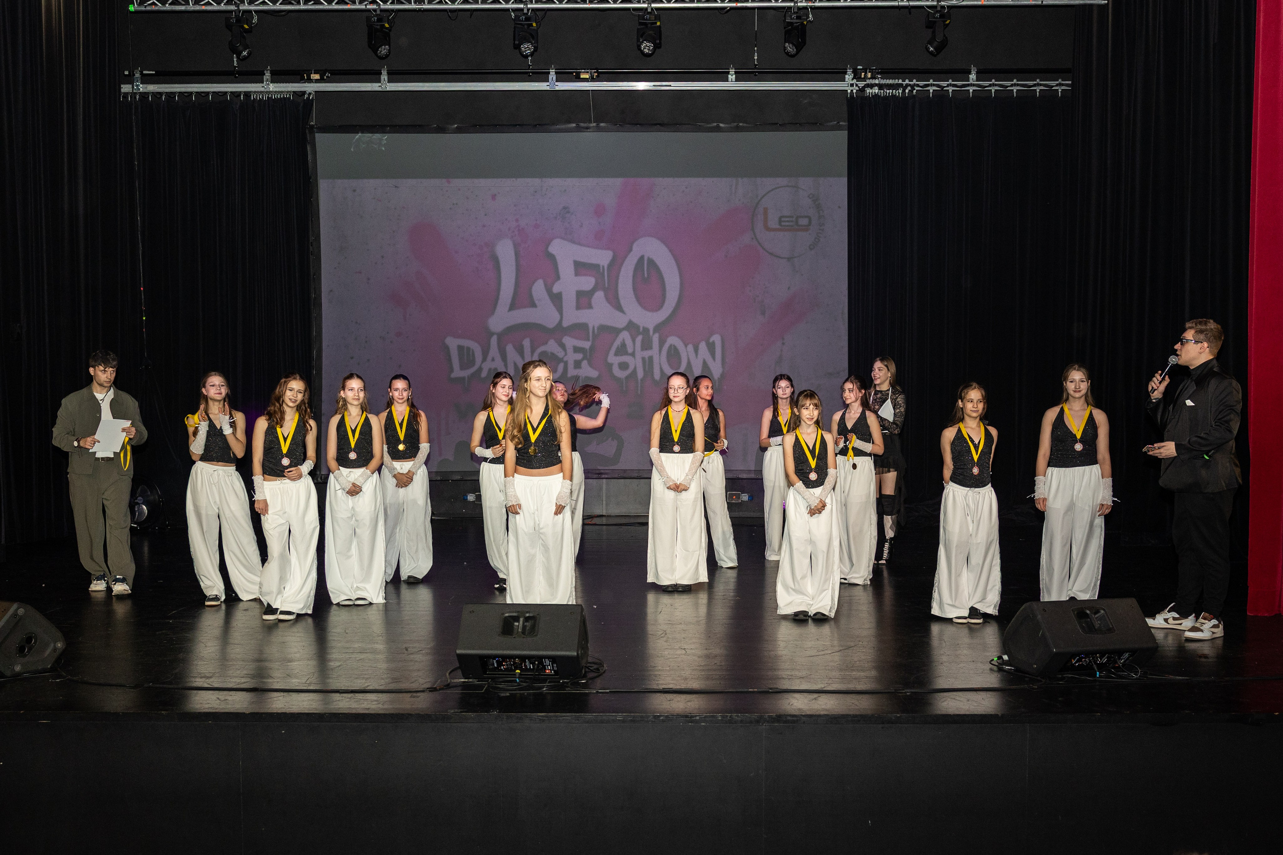 LEO DANCE SHOW WINTER 2025. Семейный и детский фотограф в Варшаве Мила Бобровская