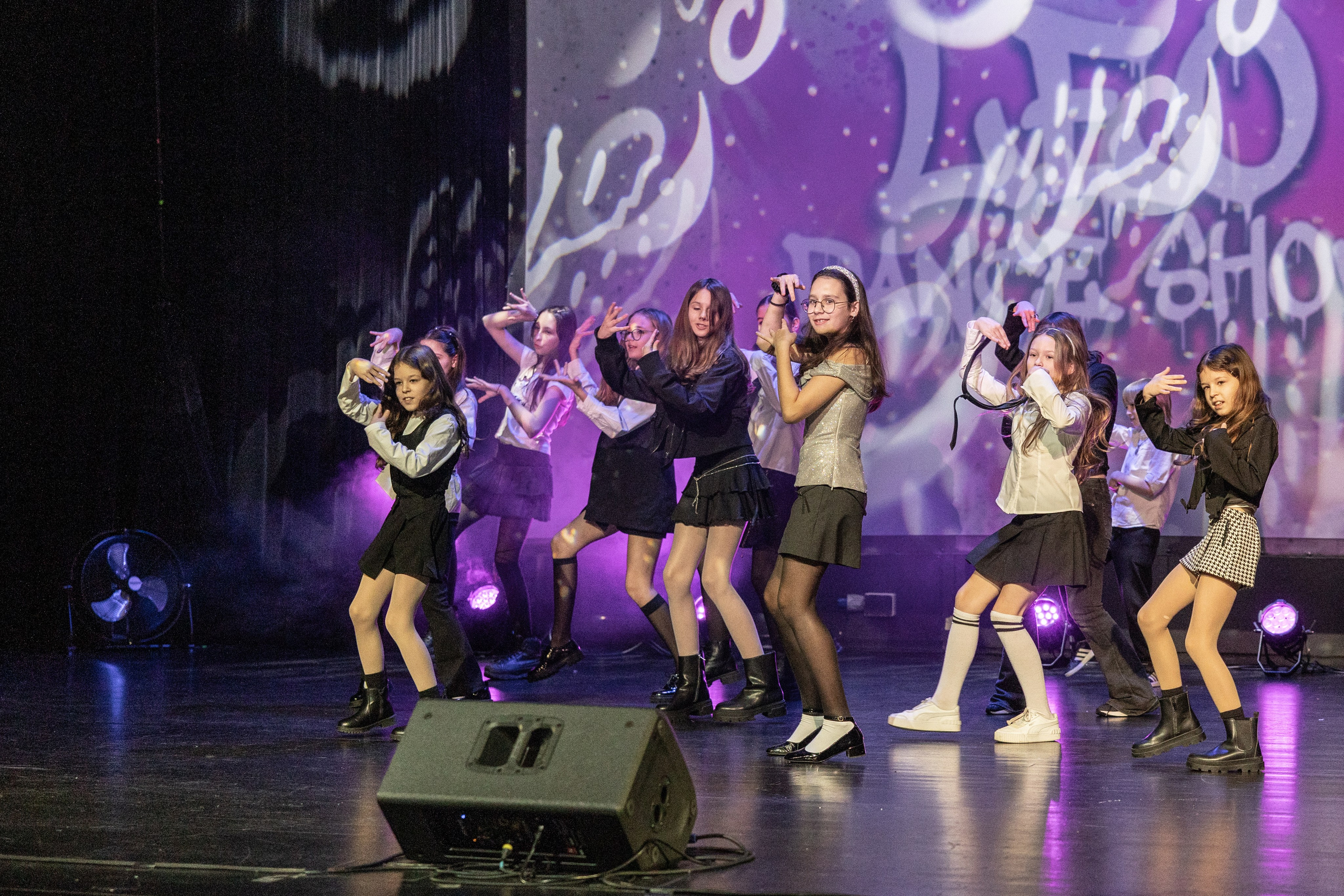 LEO DANCE SHOW WINTER 2025. Семейный и детский фотограф в Варшаве Мила Бобровская