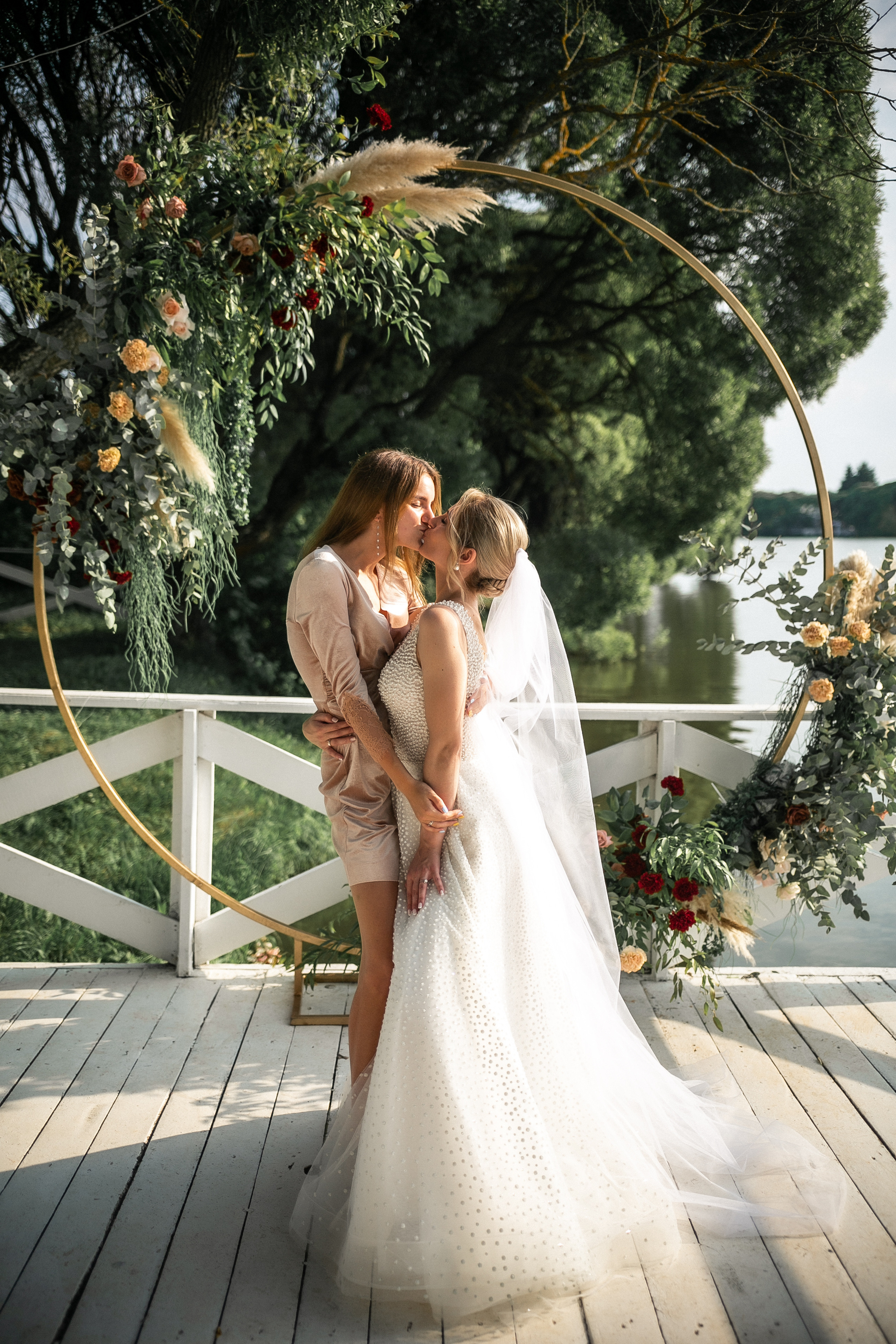 E & M. Photographer Vlad Boytsoff