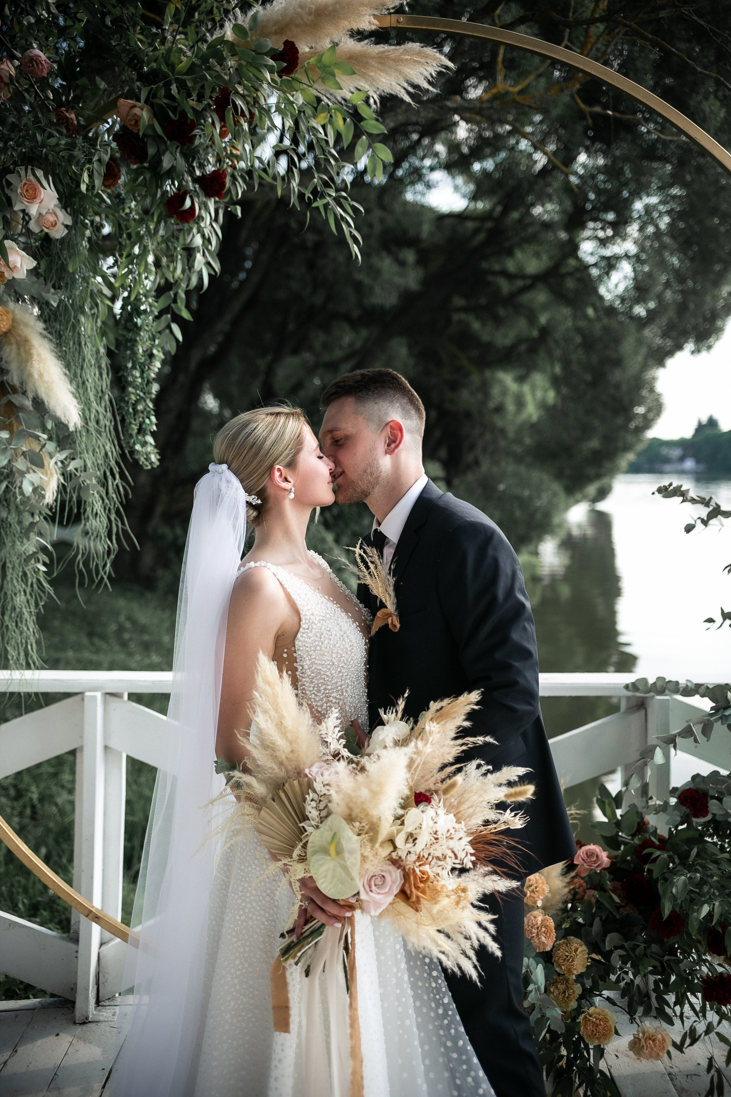 E & M. Photographer Vlad Boytsoff