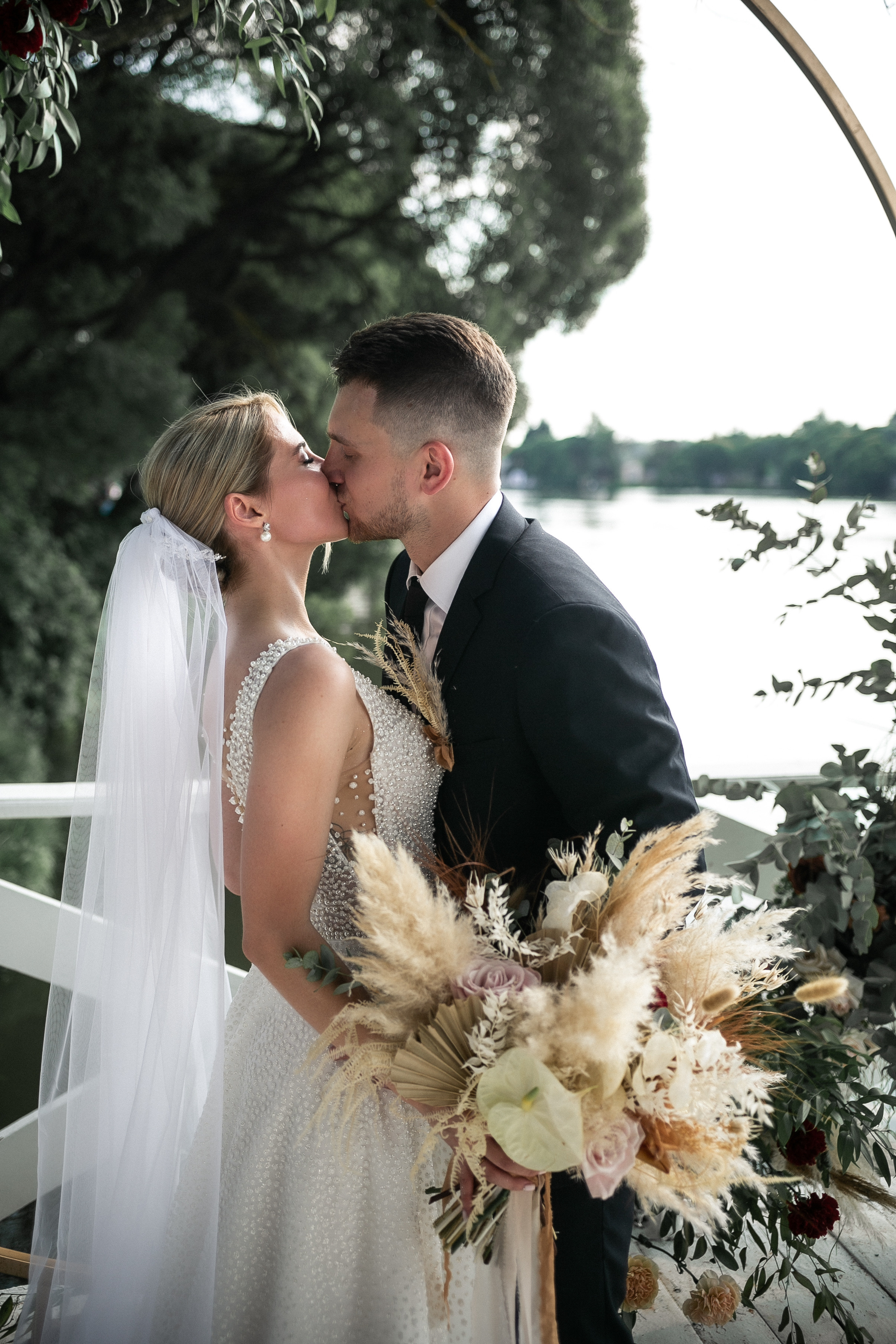 E & M. Photographer Vlad Boytsoff