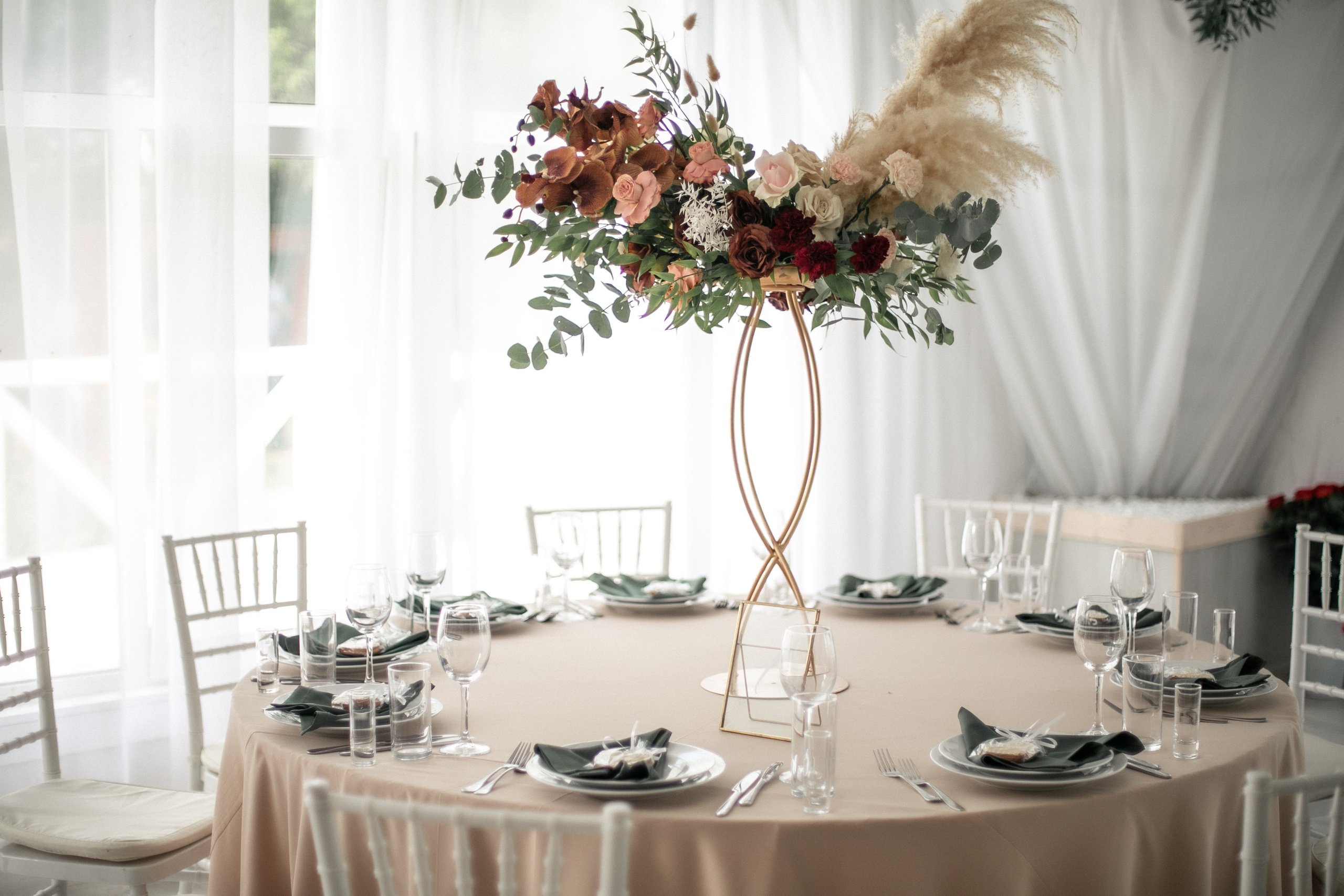 E & M. Photographer Vlad Boytsoff