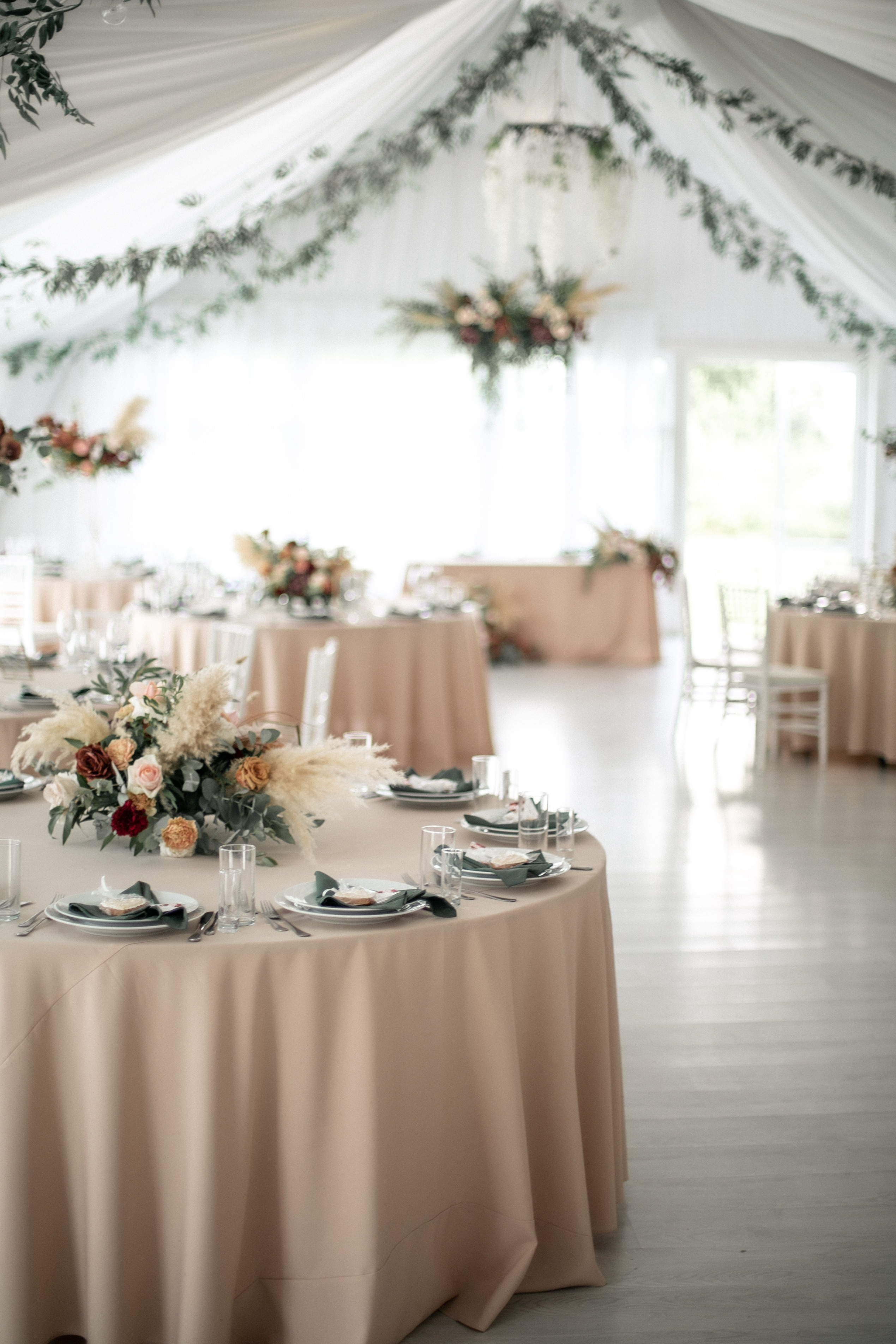 E & M. Photographer Vlad Boytsoff