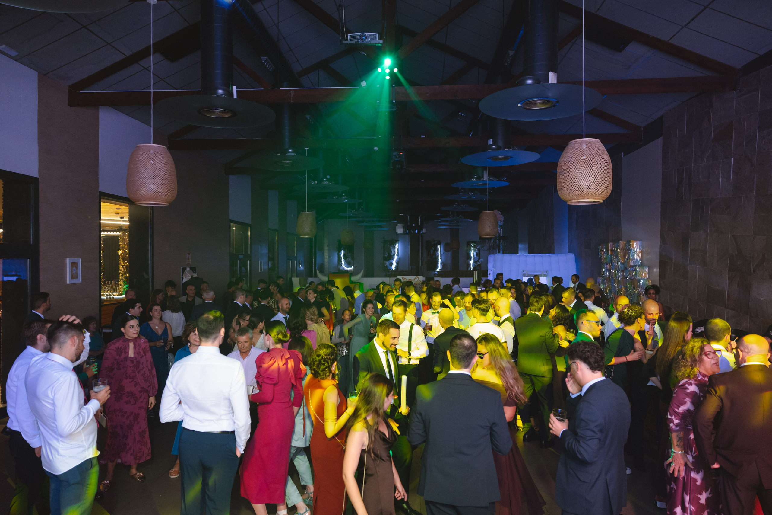 EVA & GUILLE. Fotógrafo y Videografo de bodas y eventos