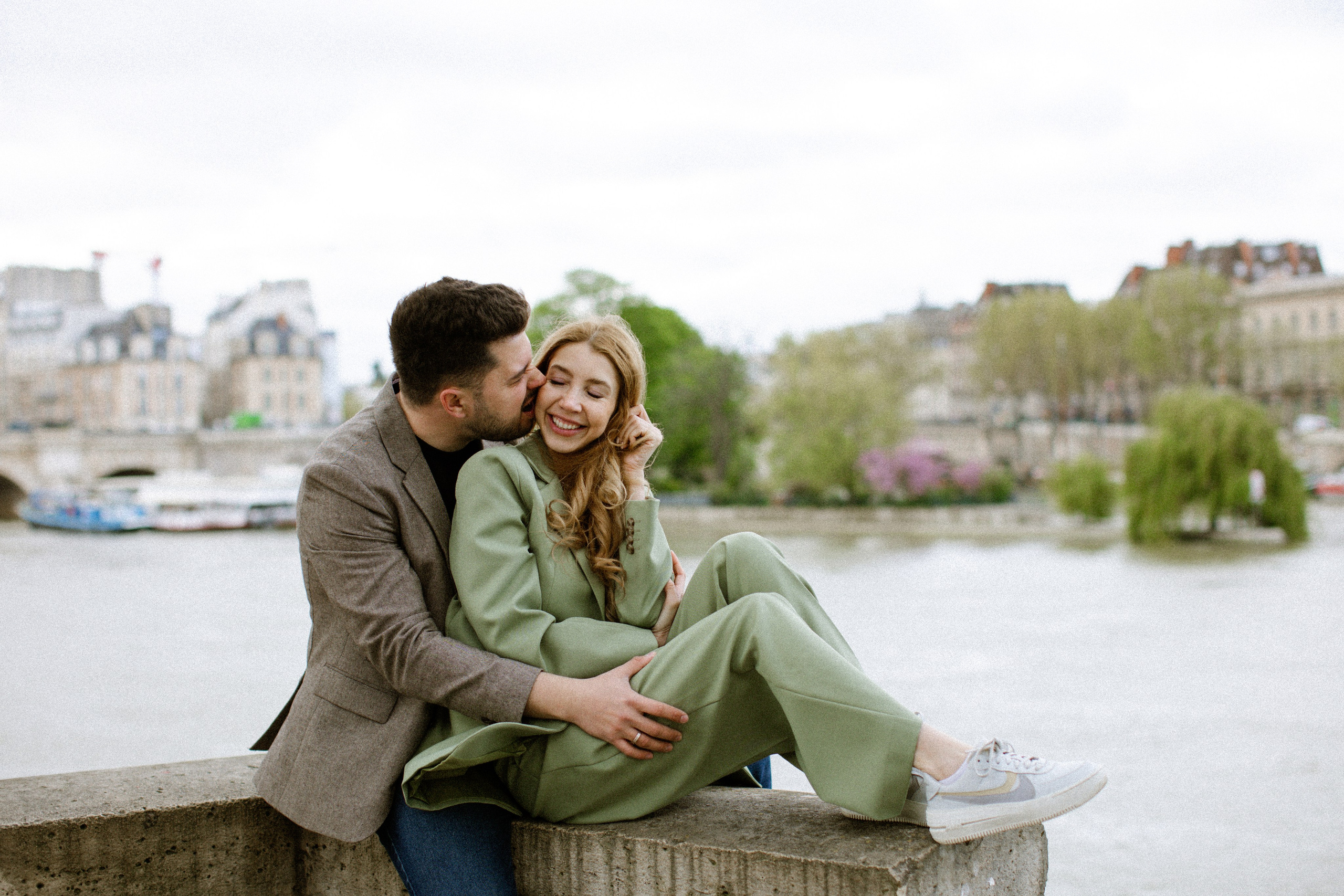 Couple Photo Walk in Paris — Romantic Lifestyle Photography. Paris Wedding Photographer