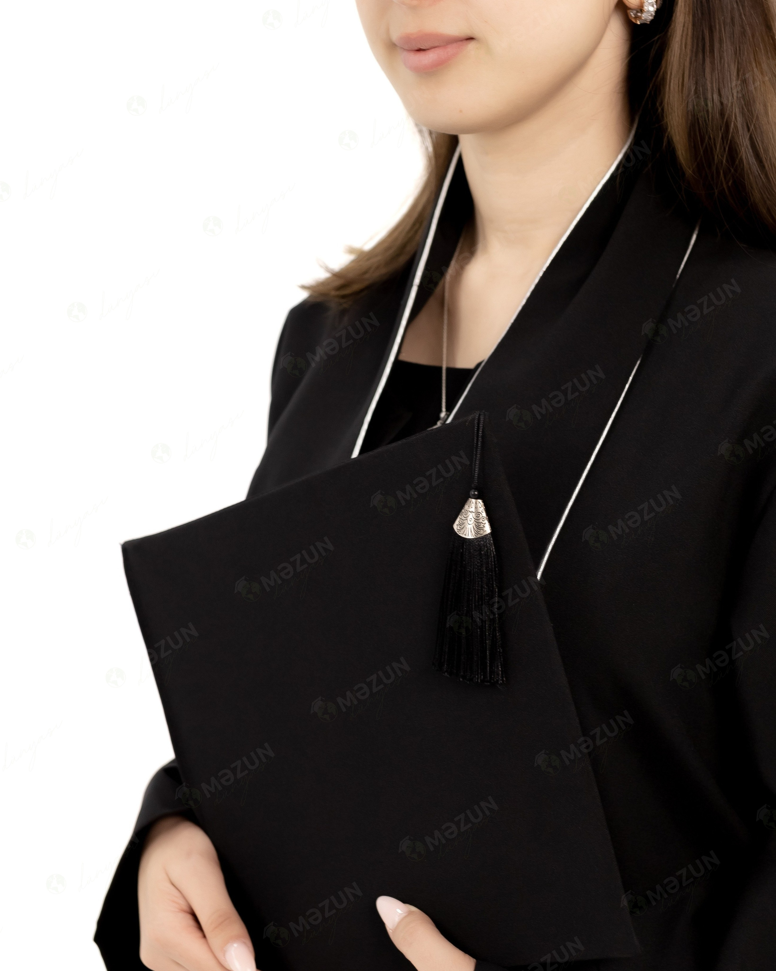 Premium Qara. Məzun geyimləri və akssesuarları