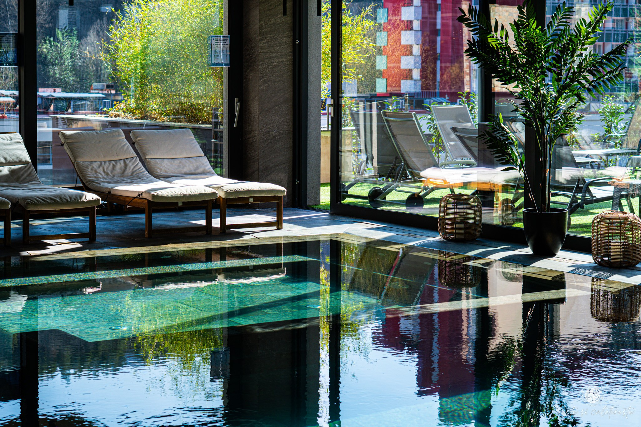 Bucura hotel. Creste si calatoreste