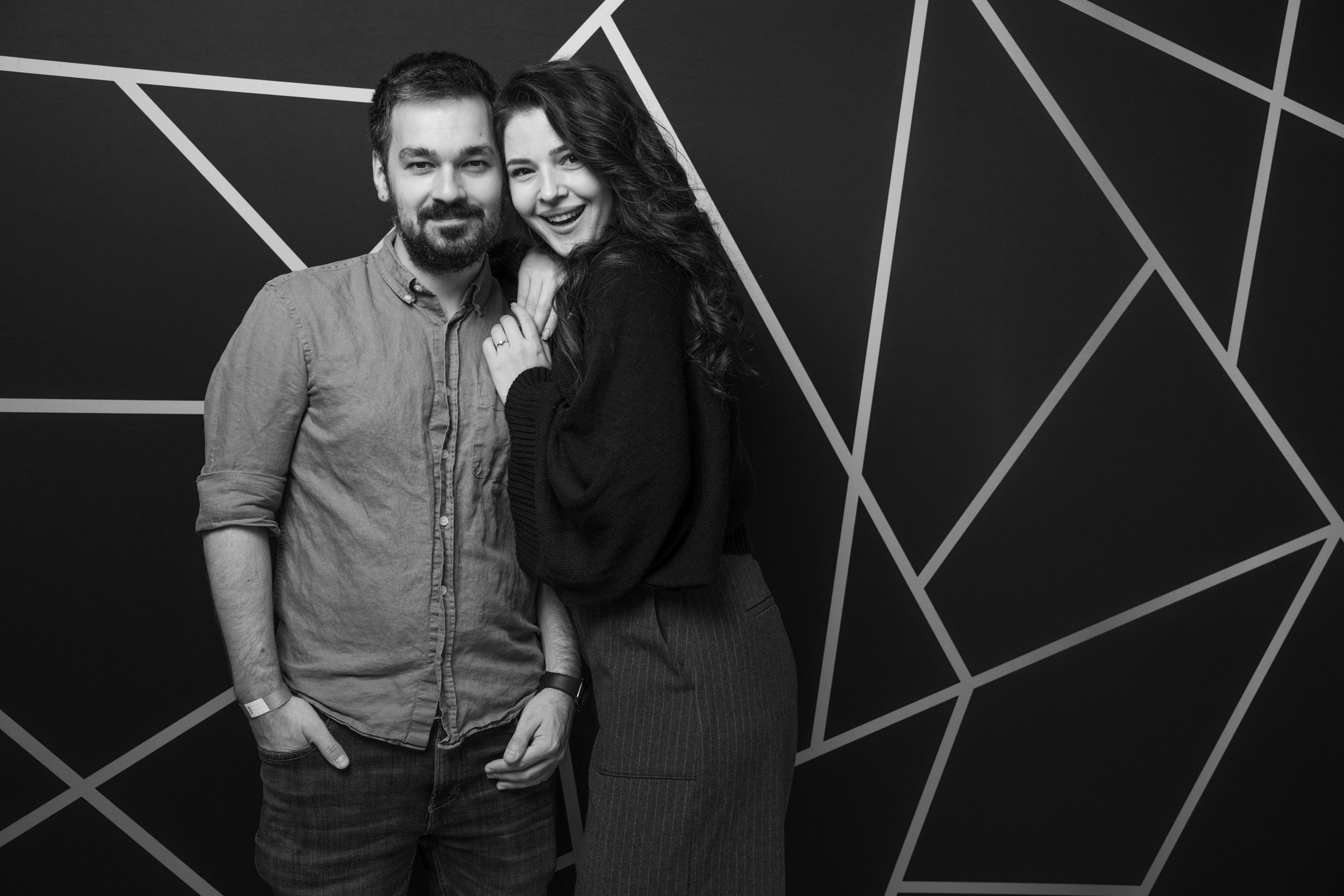 Portrete. STUDIO PORTRET — Portrete realizate cu lumină, timp și atenție. Un studio mobil dedicat fotografiei de portret