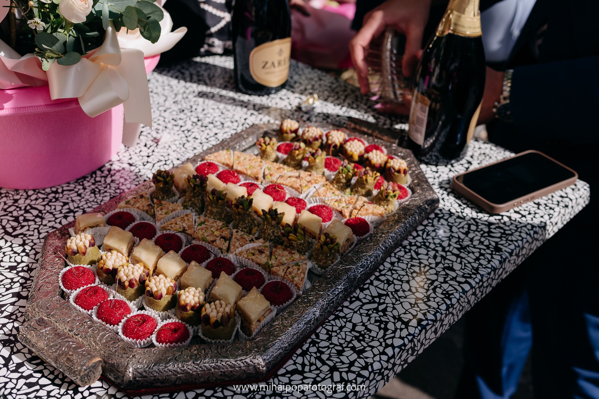 Fotograf Cununie Civilă în București - Mihai Popa Fotograf. Fotograf Nuntă & Botez București - Mihai Popa | Dincolo de oameni, imortalizez emoții!