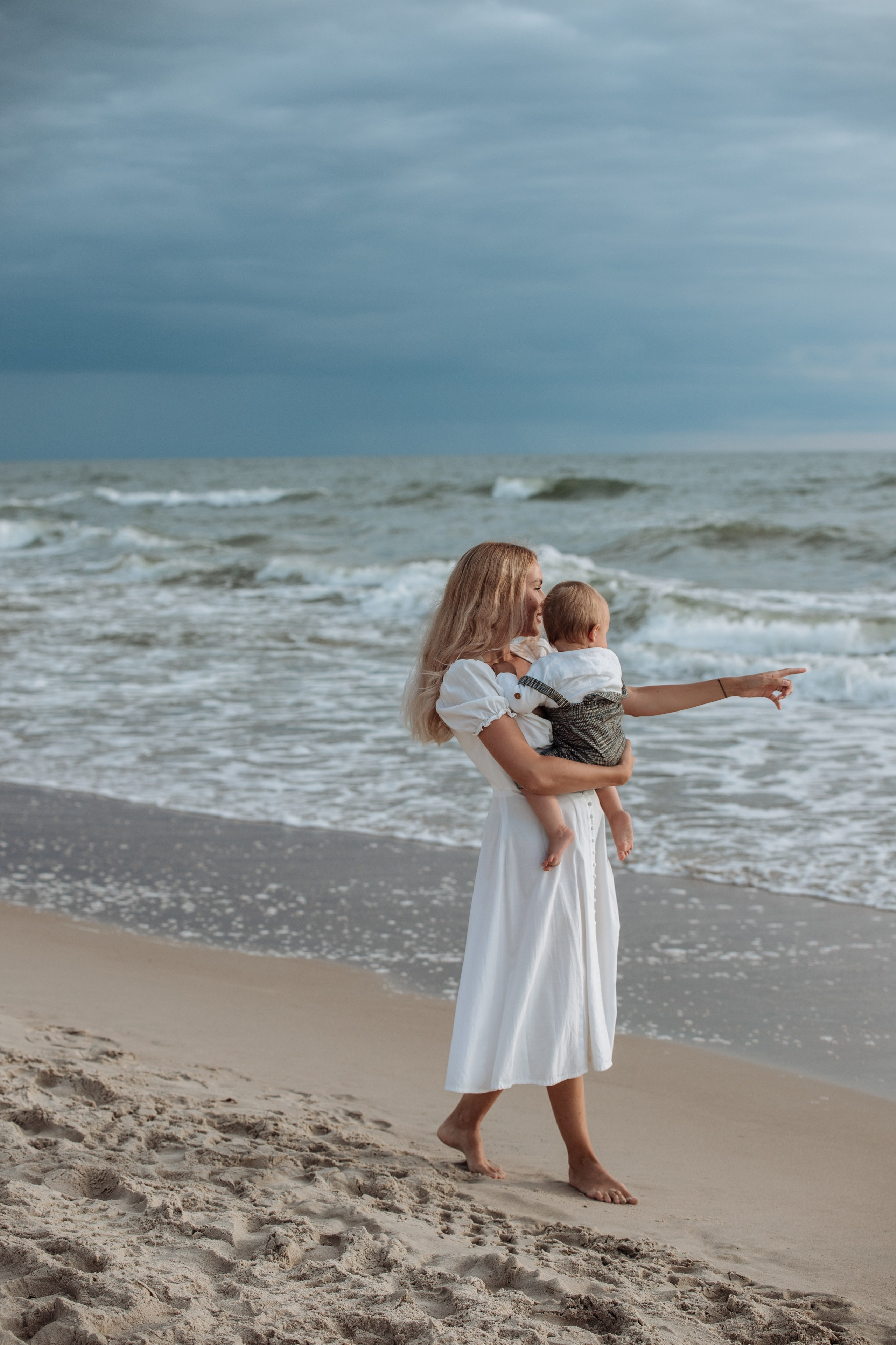 Jolita, Rolandas ir Manuel. Wedding, christening and family photographers in Vilnius, Lithuania