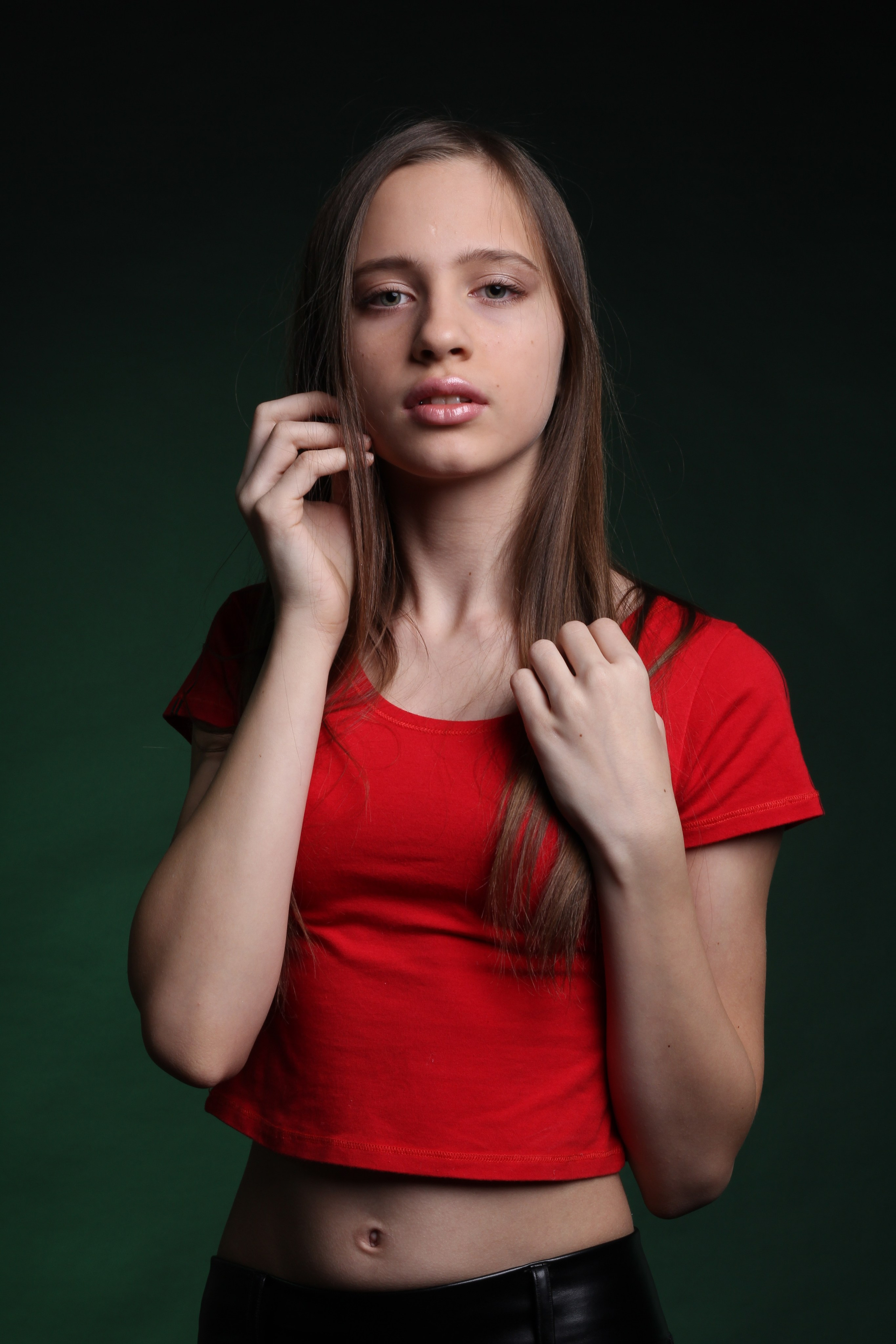 Studio Solo Portrait. YuAnna studio. Family & Kids Photographer in Seattle area, located in