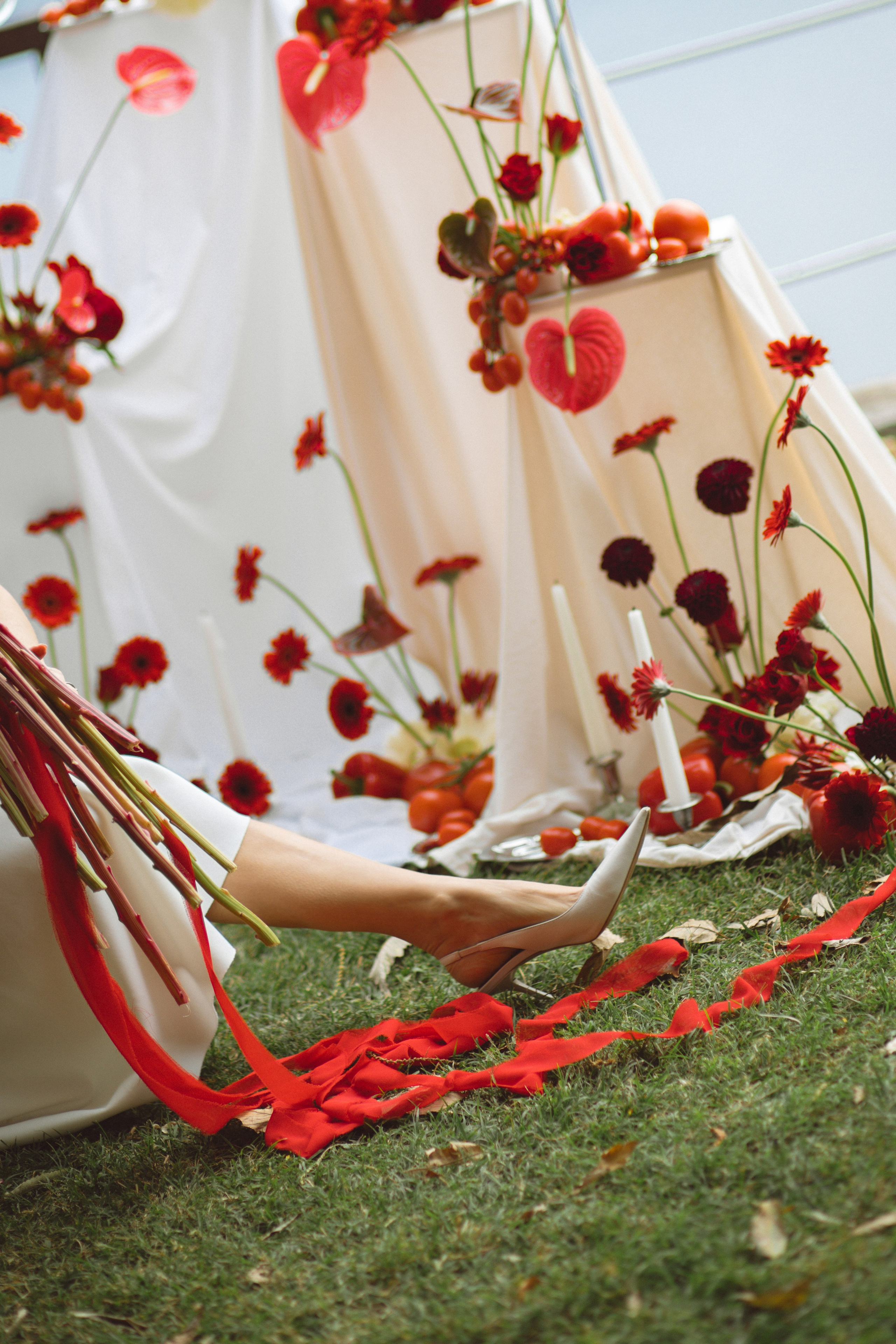 Julia — Red Wedding Editorial on Lake Como. Liza Bizzaro — Italy Wedding, Love Story & Portrait Photographer in Milan, Turin, Piedmont and Across Italy