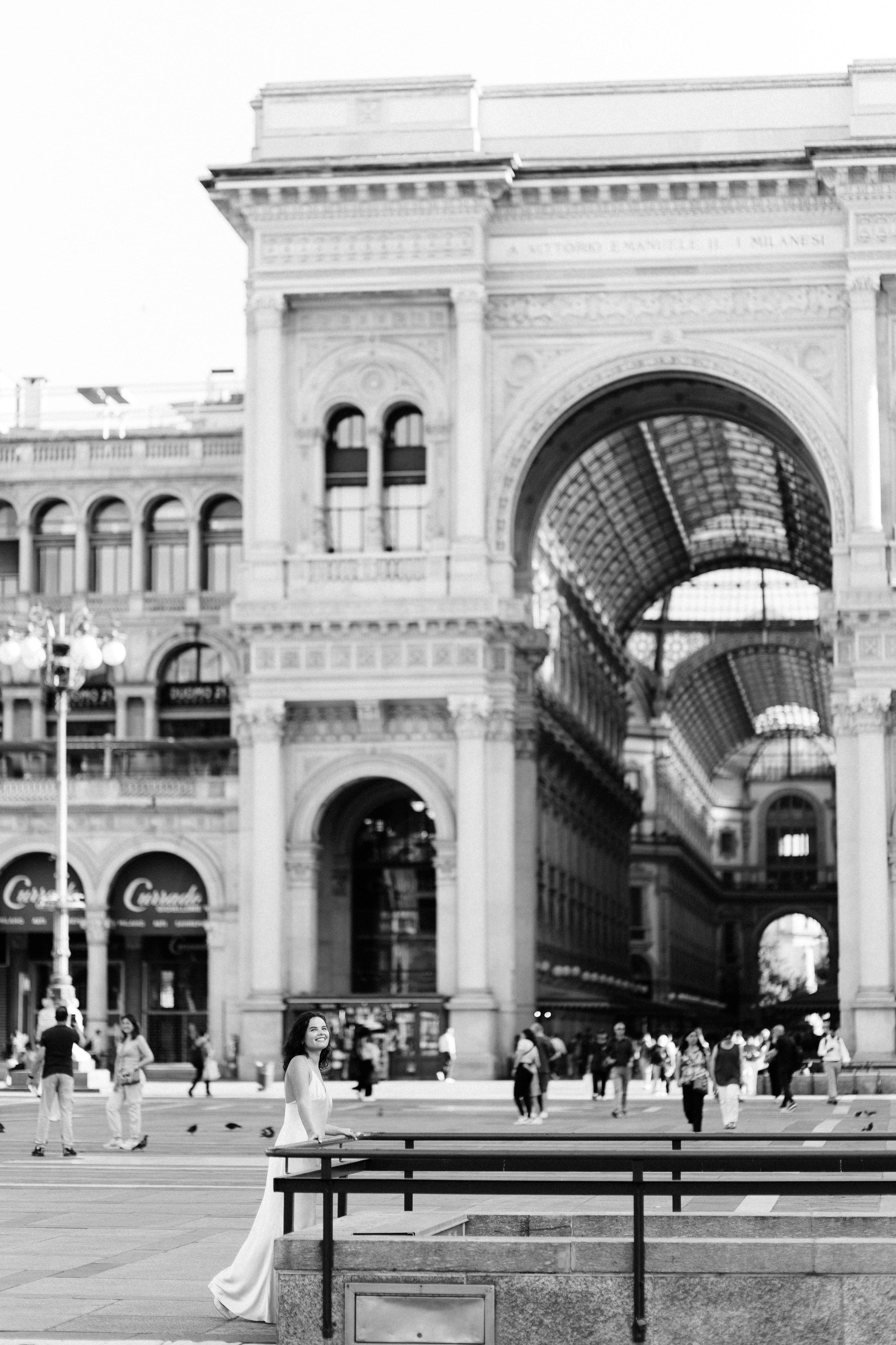 Bride in white dress during morning photoshoot in Milan