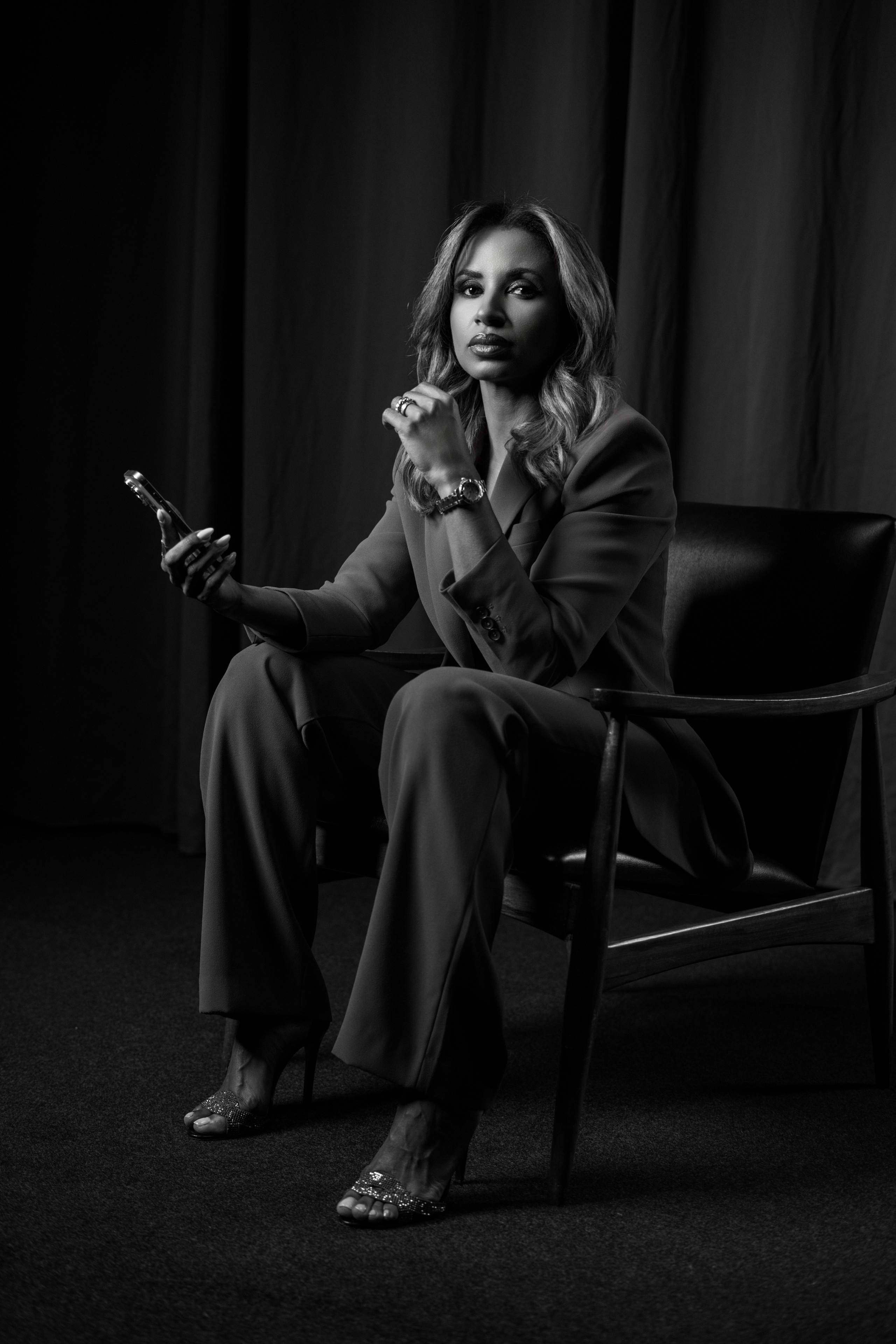 Anna Sousa — Executive Nails. Frames by Giovani Braga