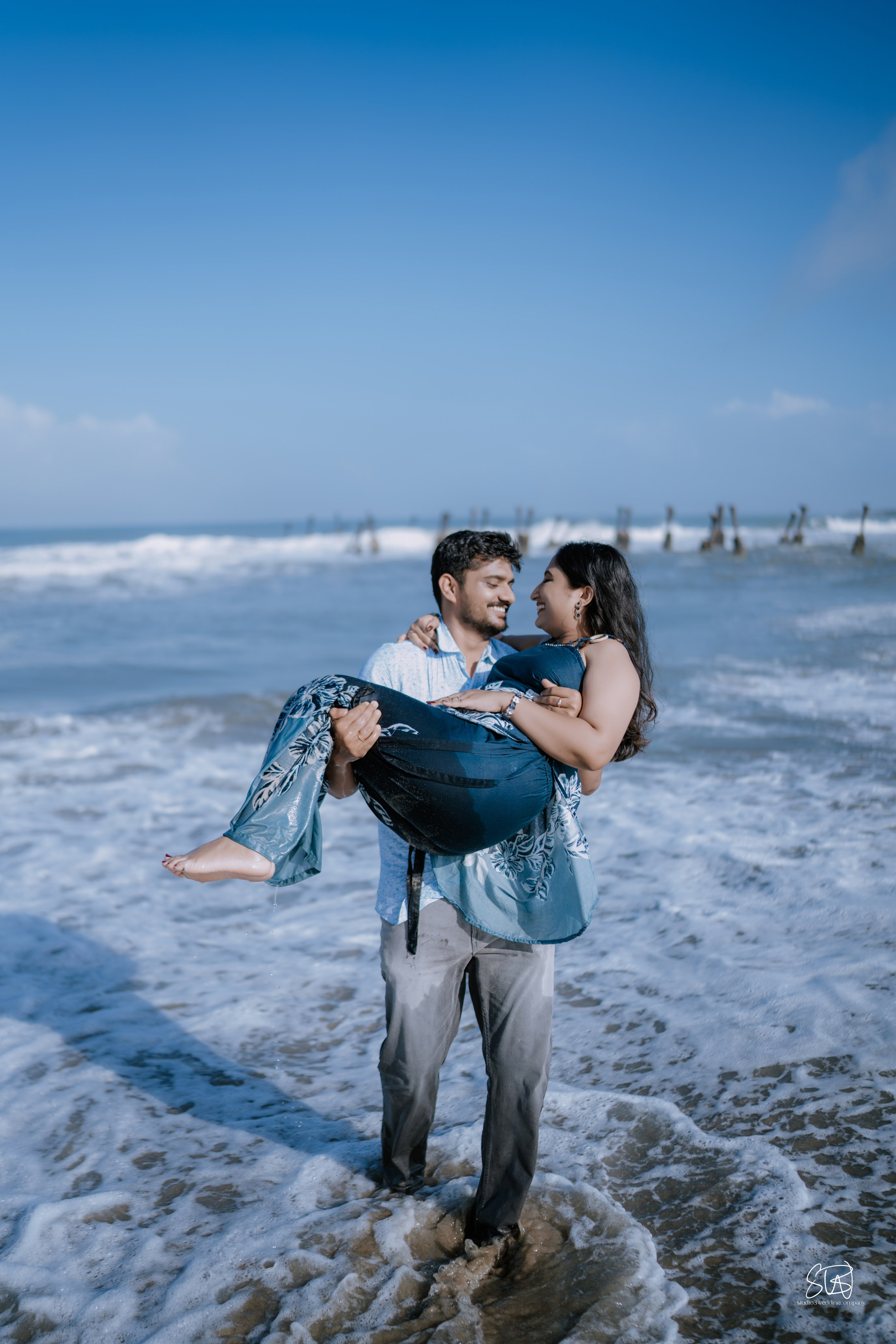 BEACH PREWEDDING. STUDIO3WEDDINGCOMPANY