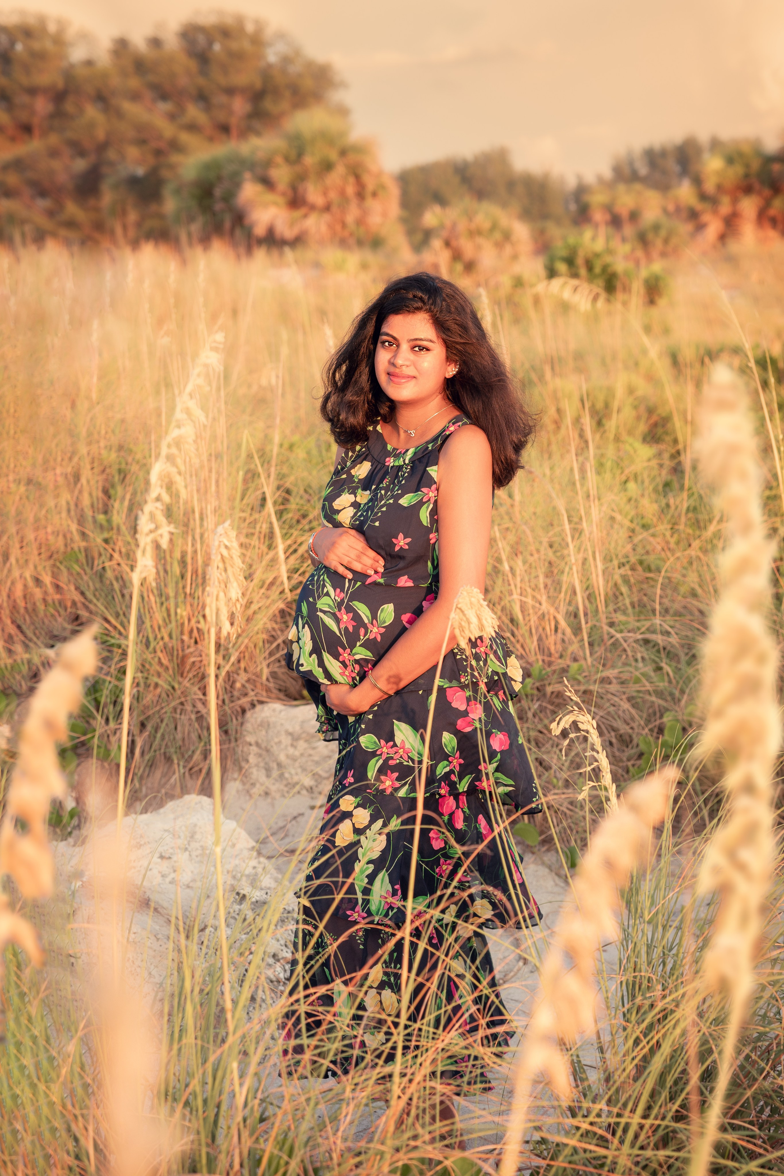 Pregnancy photos. Newborn photographer in Tampa Bay Area, FL