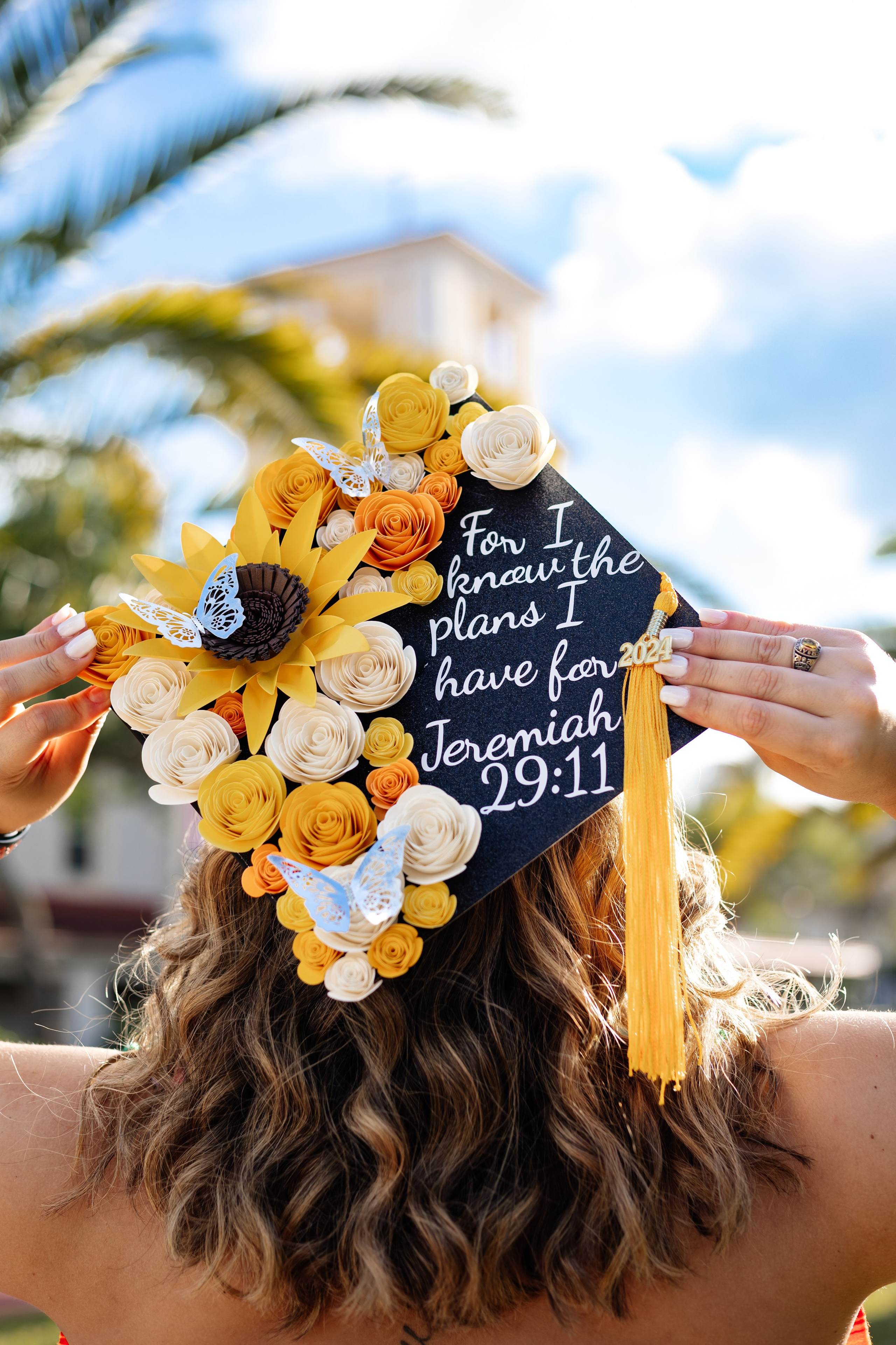 Decorating your graduation cap: do’s and don’ts. Portrait and graduation photographer Marina Simanava