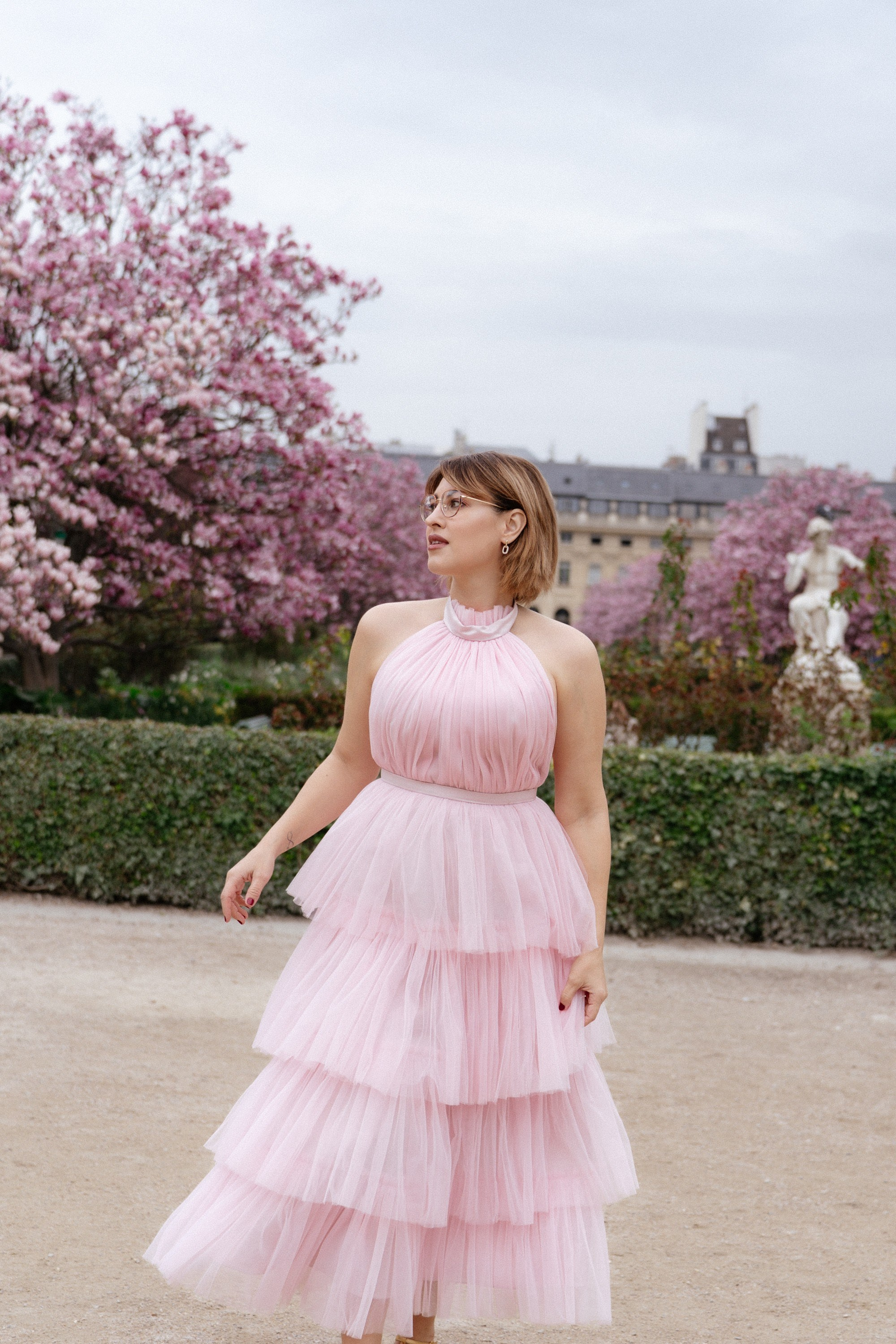 Solo Portrait Session: Magnolias. Paris Photographer & Videographer