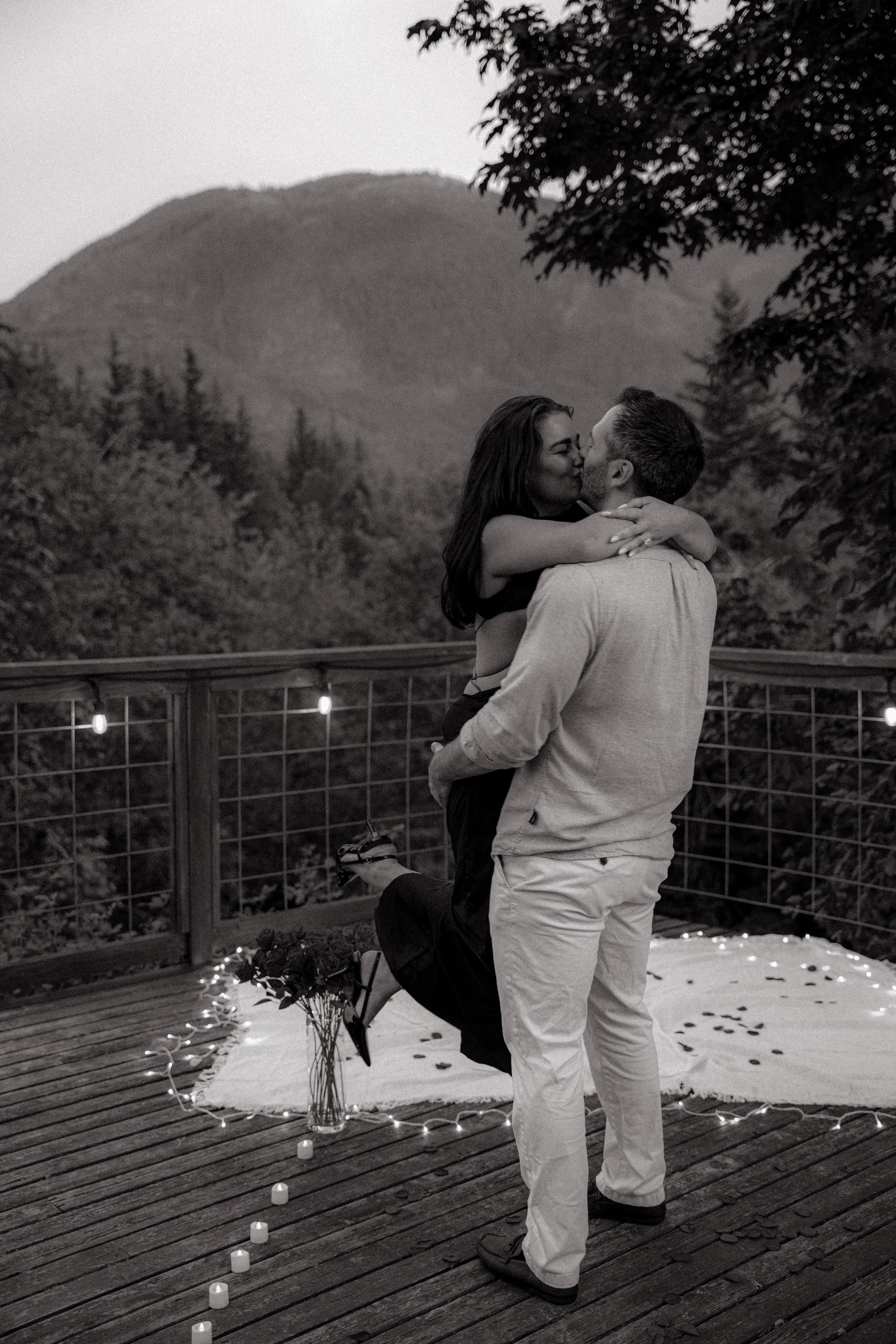 Blaine and Anya proposal. Photographer in Washington Sophia D