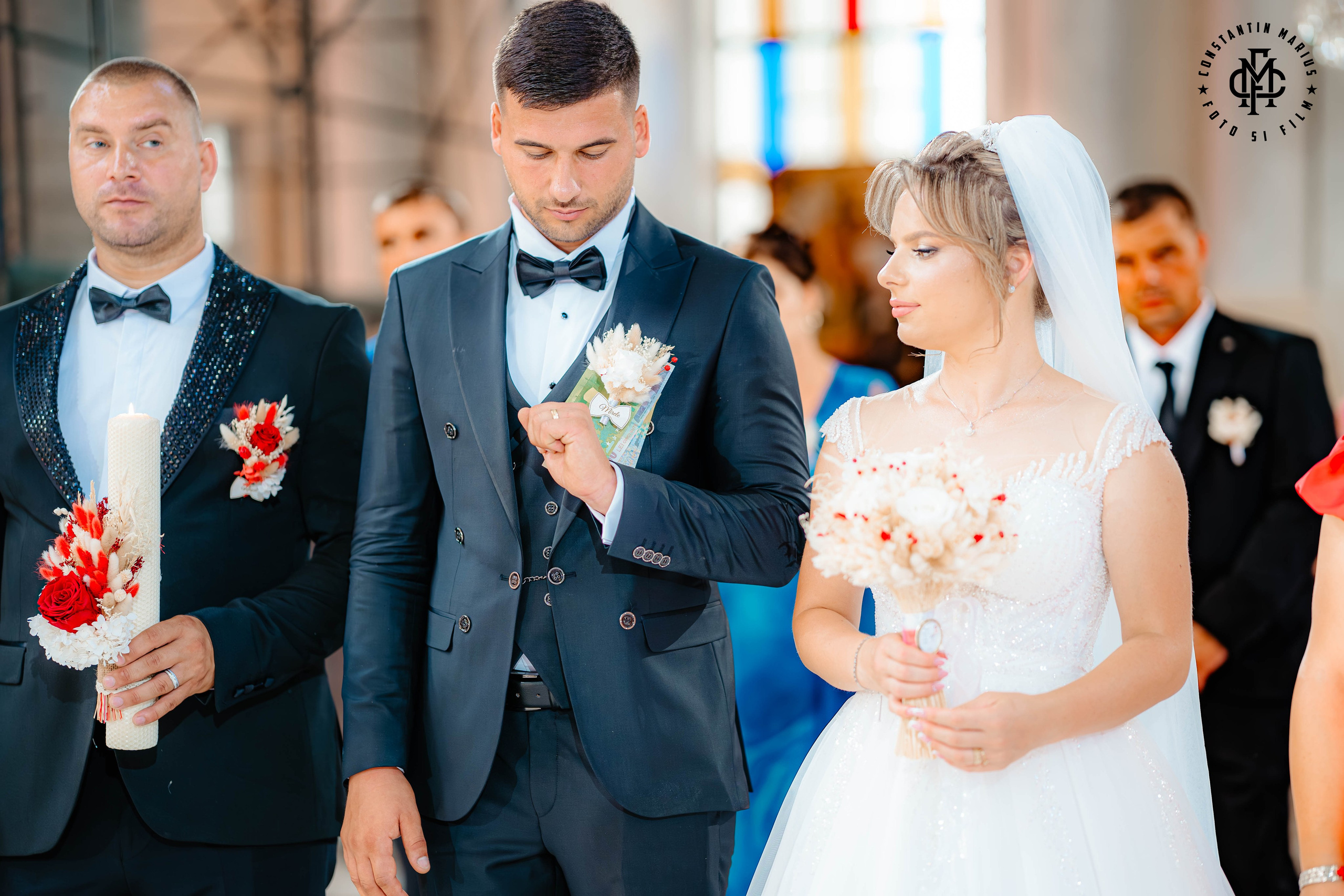 WEDDING PHOTOGRAPHY. DESPRE NOI