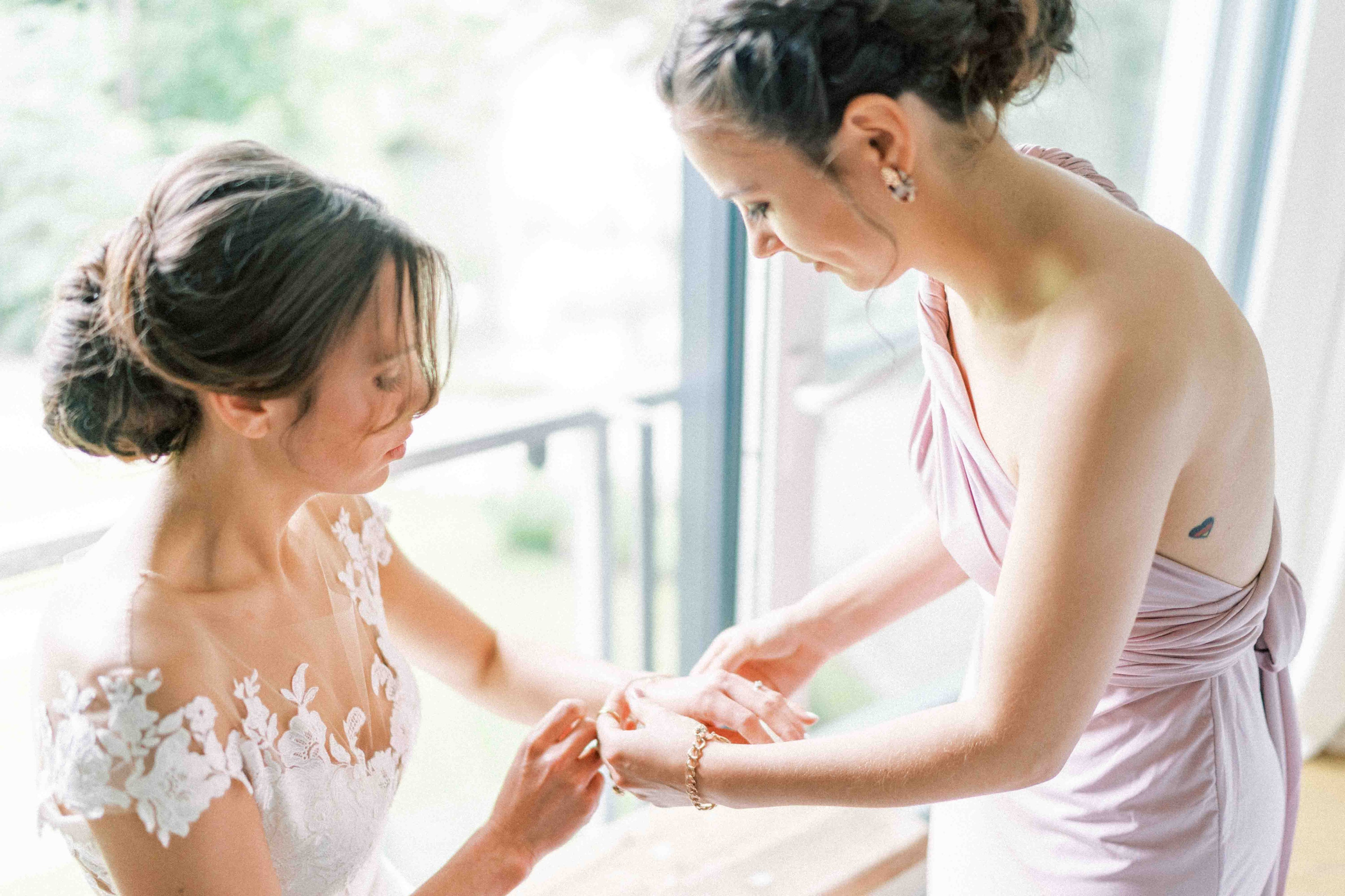 getting ready braut bei hochzeit landhaus am see garbsen