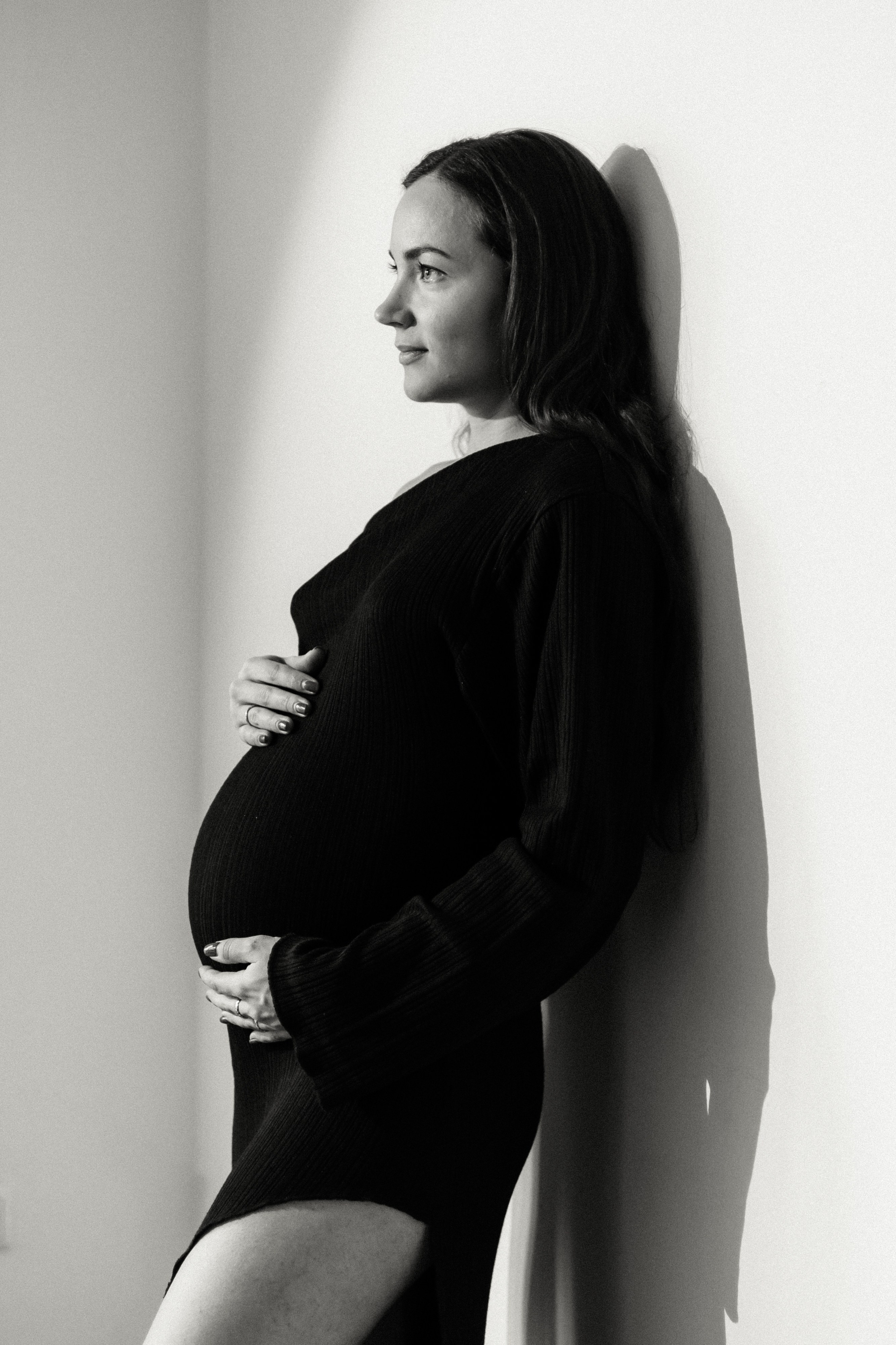 Pregnancy shooting at home. Elena Gorobets. Photographer in Zagreb