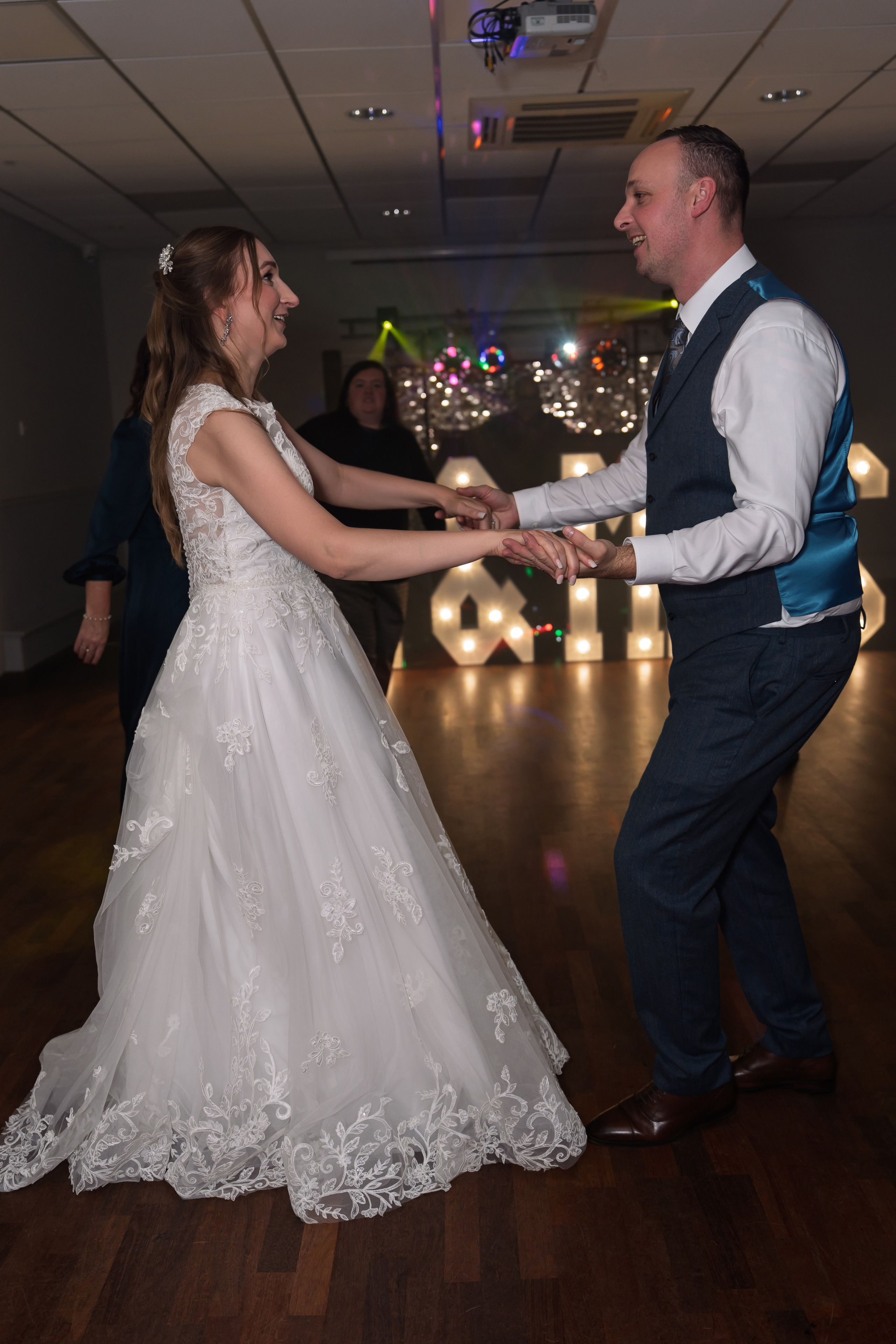 Book a wedding photographer and videographer in London. Wedding photographer in United Kingdom